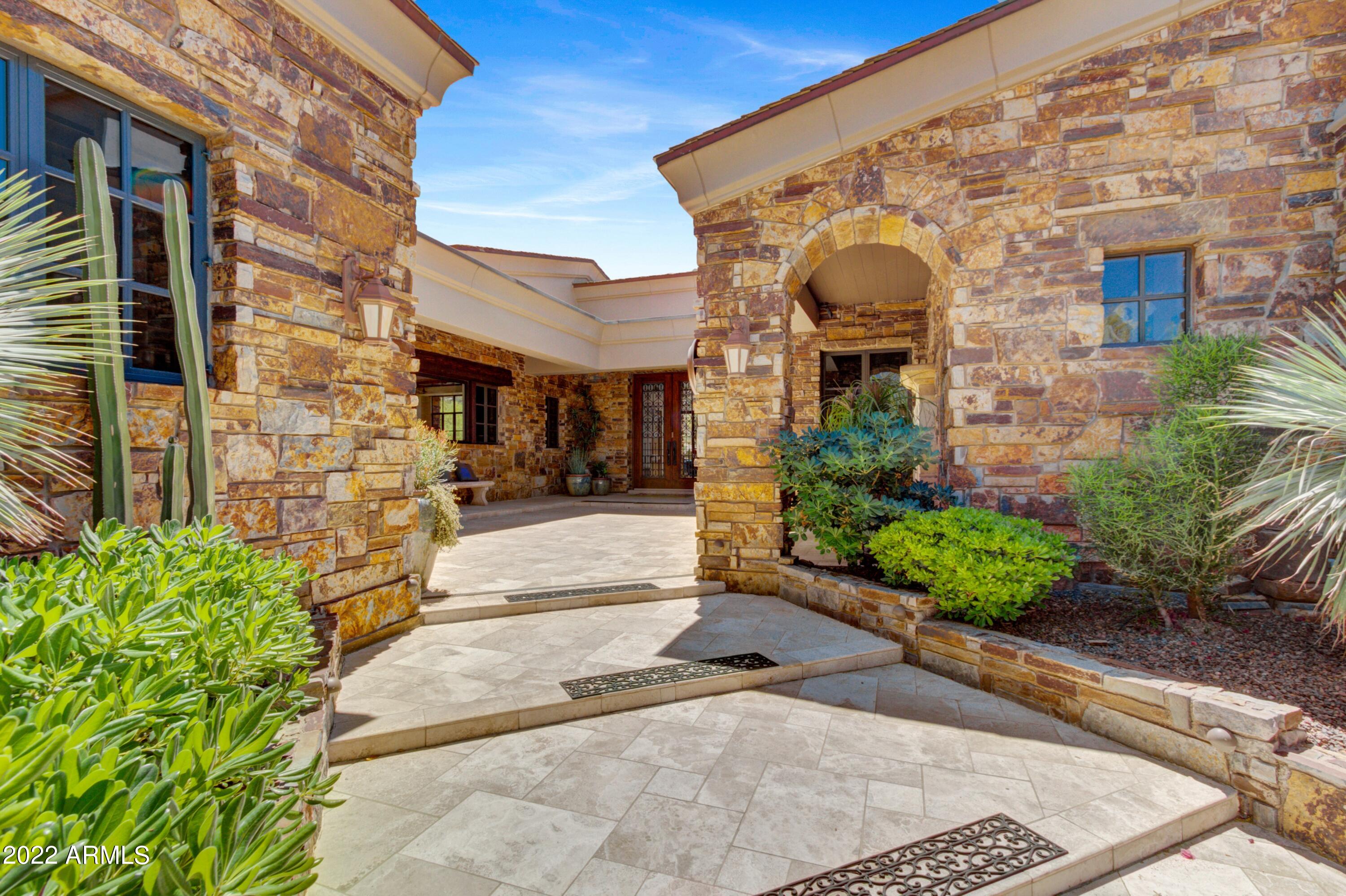 ESTANCIA - Residential