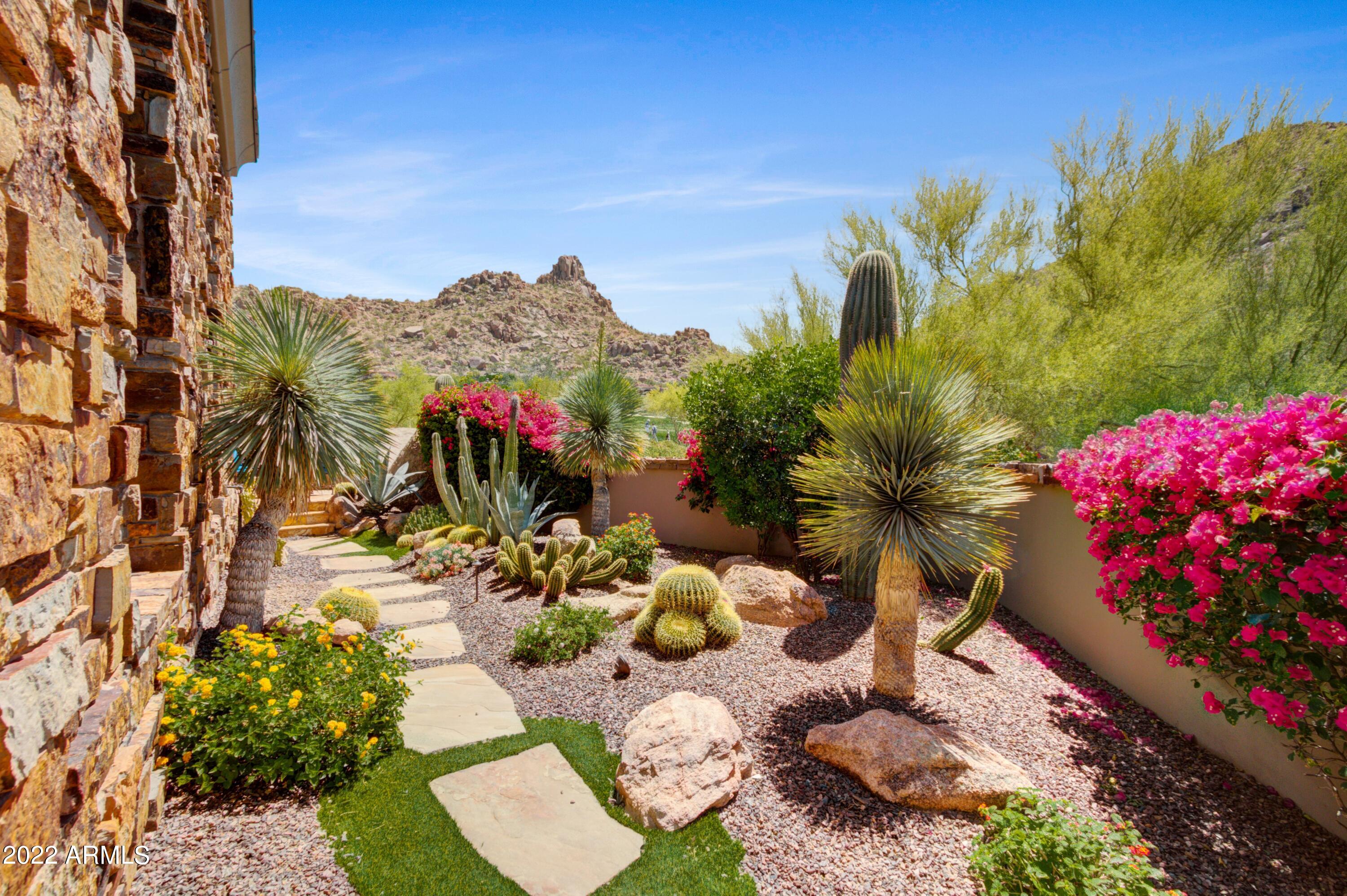 ESTANCIA - Residential