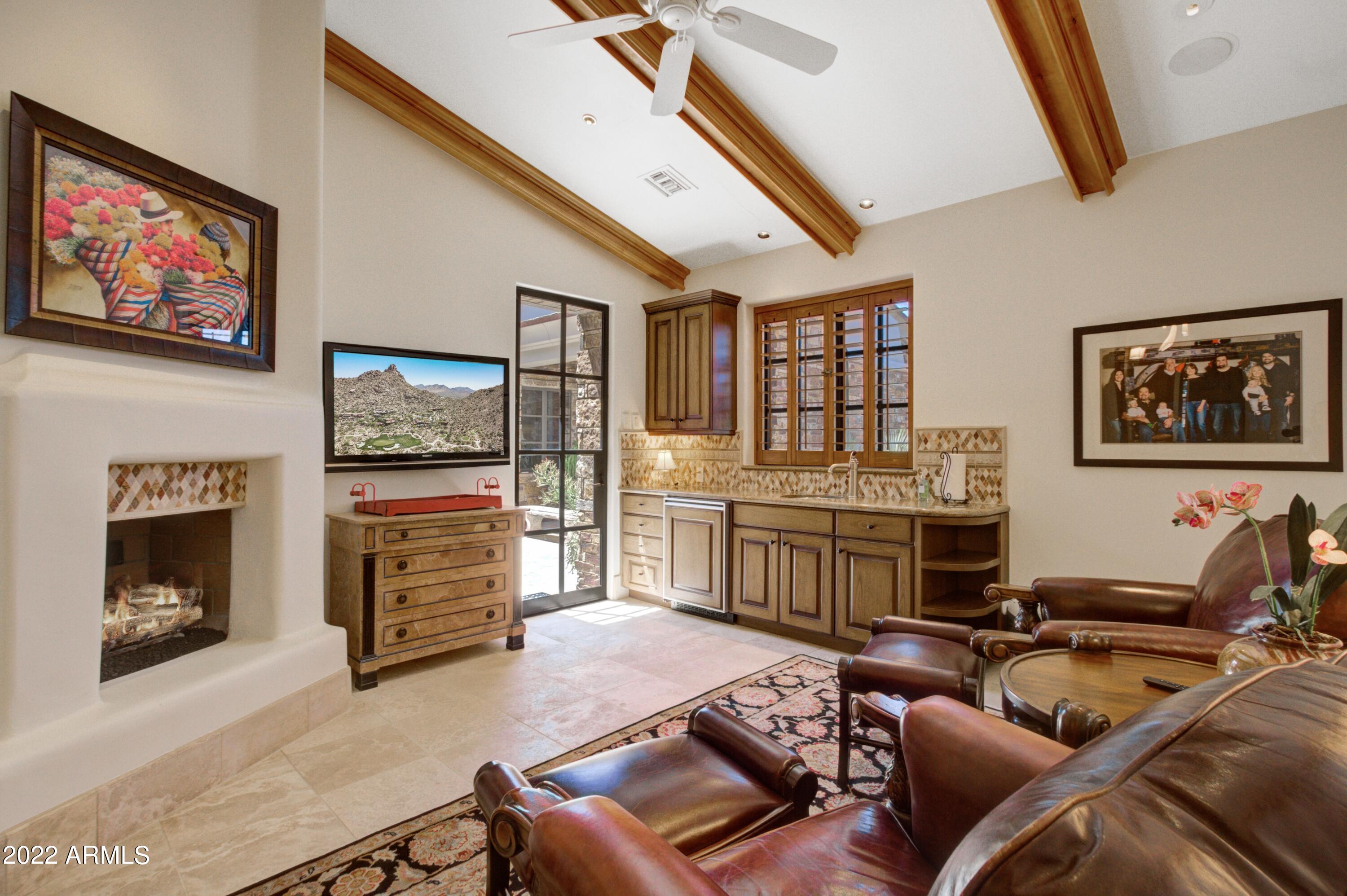 ESTANCIA - Residential