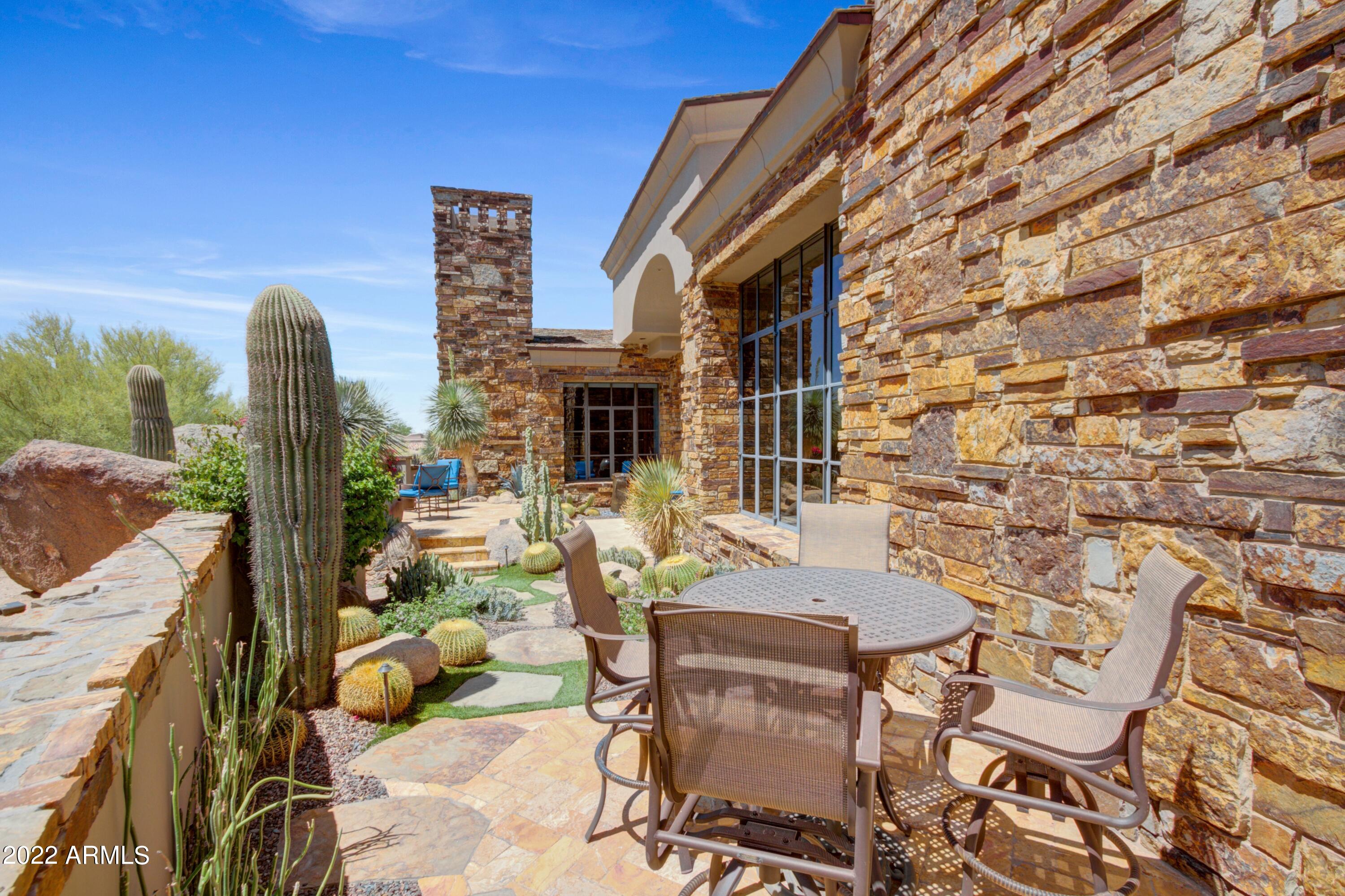 ESTANCIA - Residential