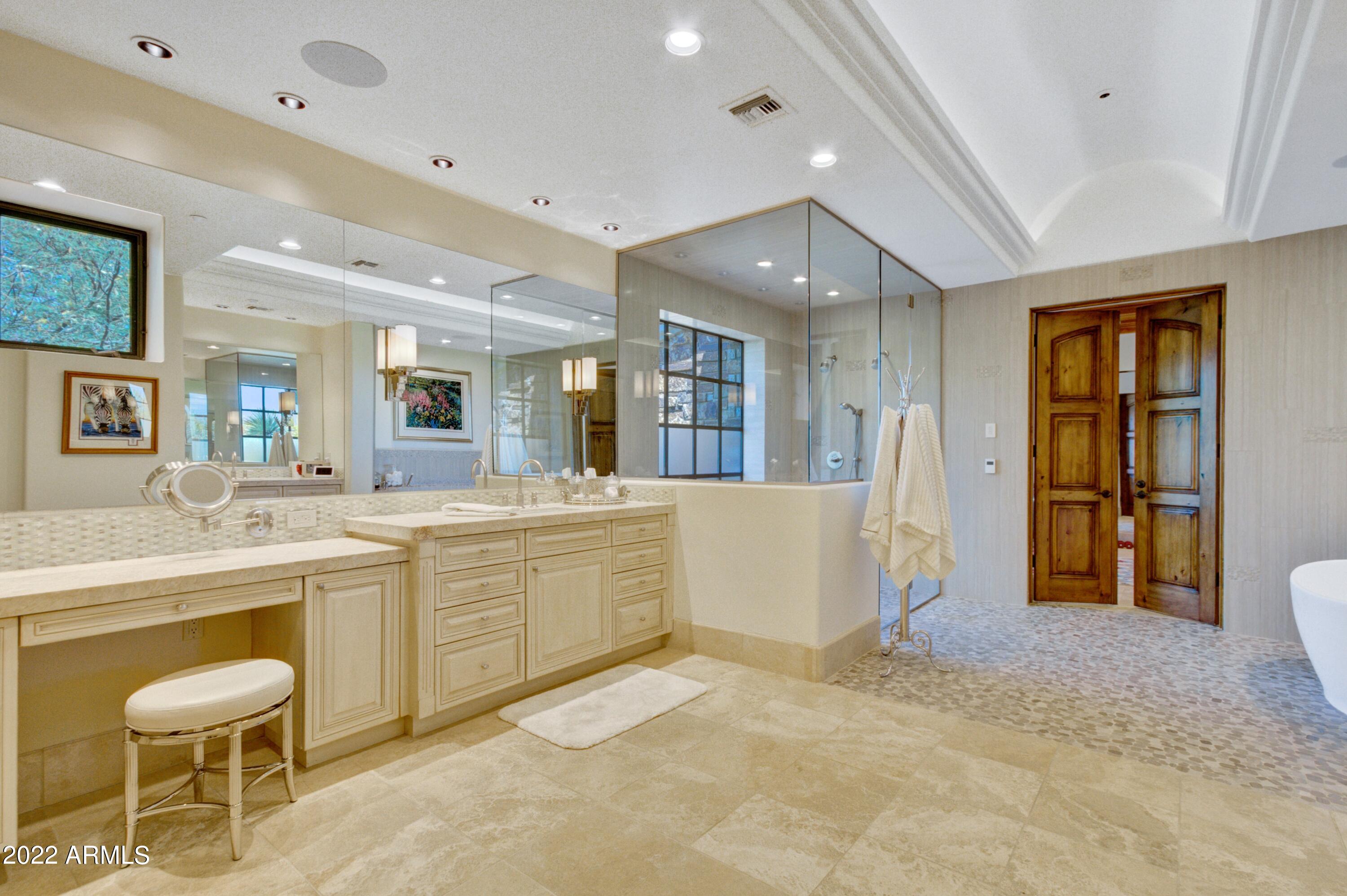ESTANCIA - Residential