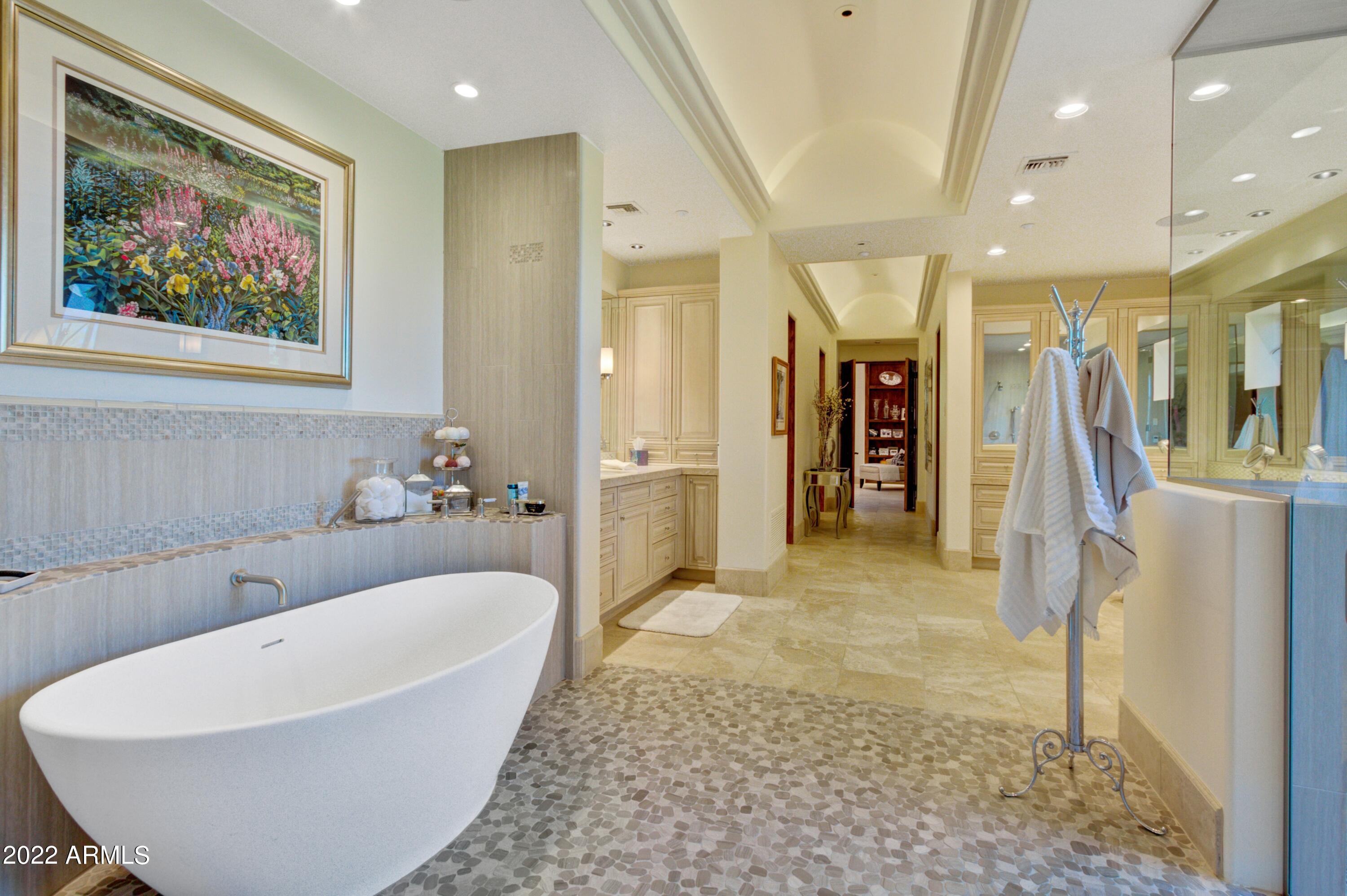 ESTANCIA - Residential