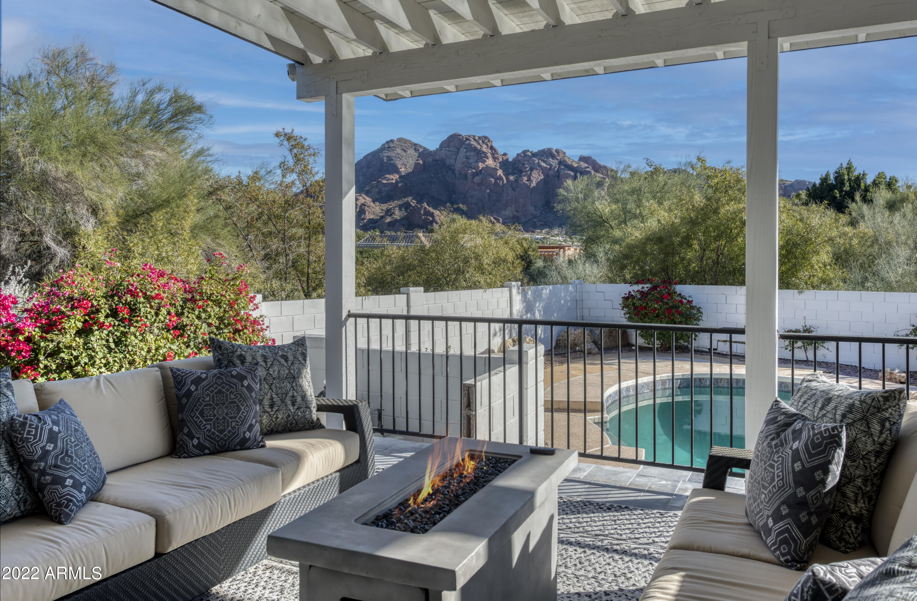 PEBBLE RIDGE - Residential