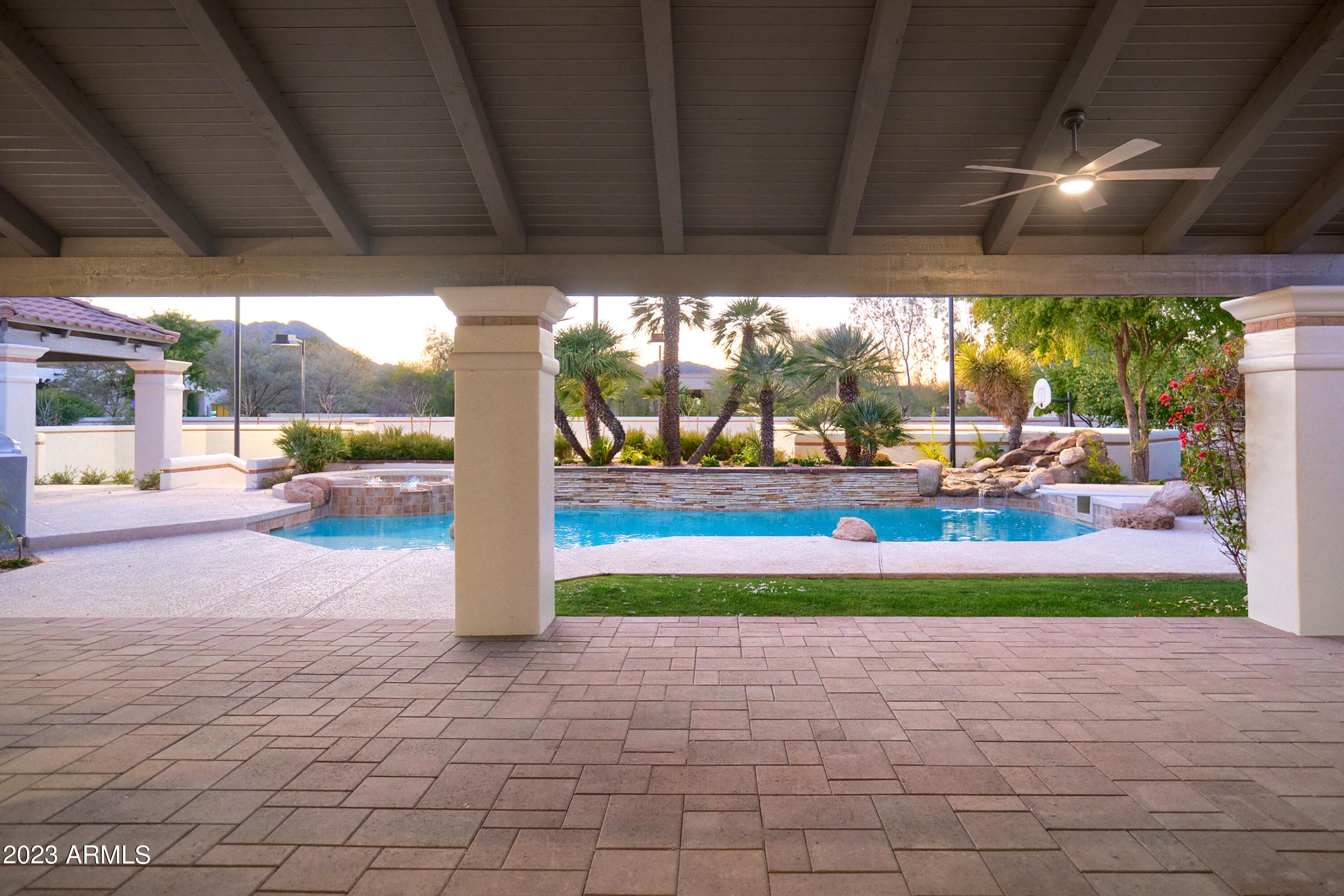 CAMELBACK COUNTRY ESTATES UNIT 4 - Residential