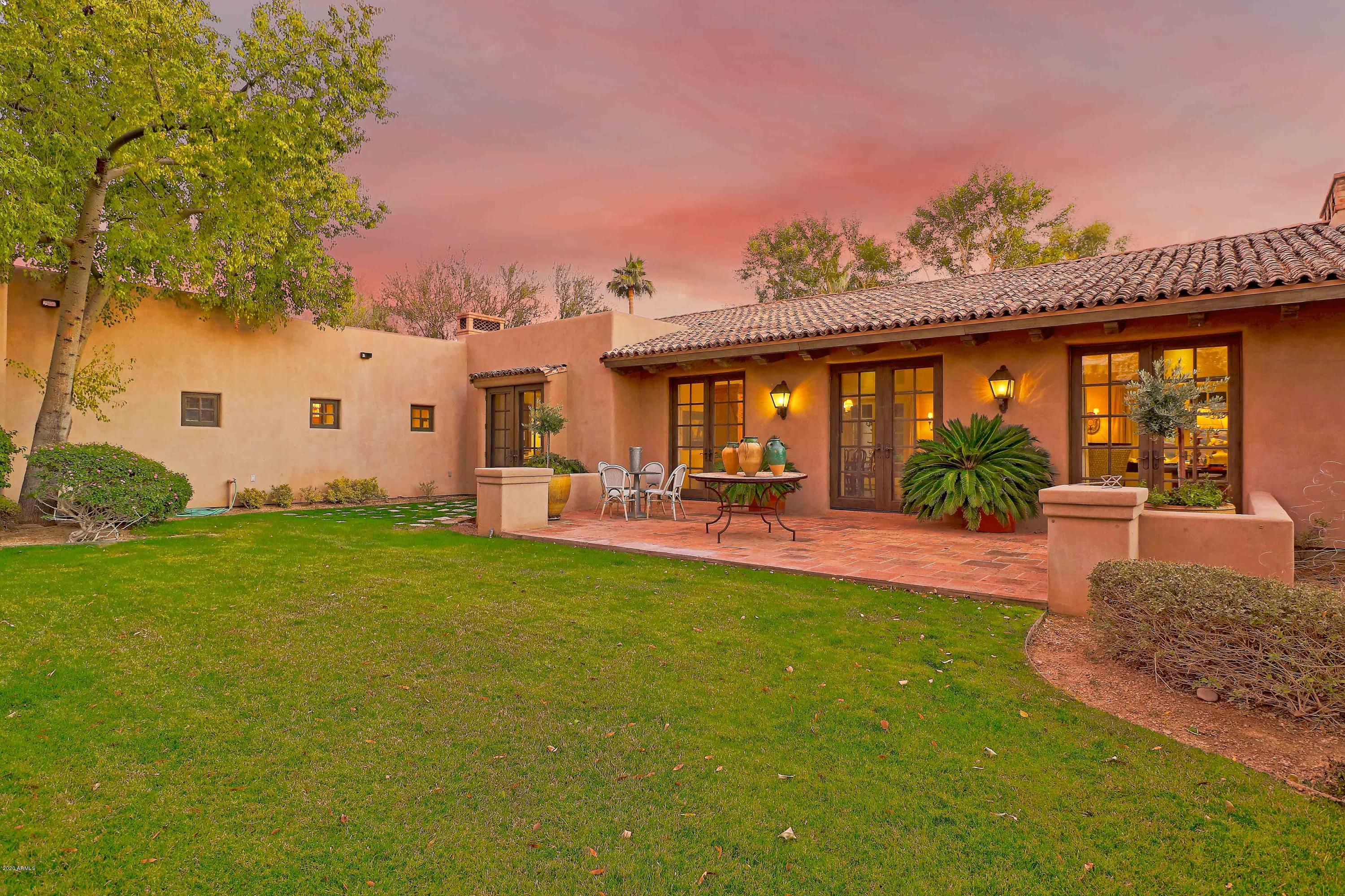 PARADISE HILLS - Residential