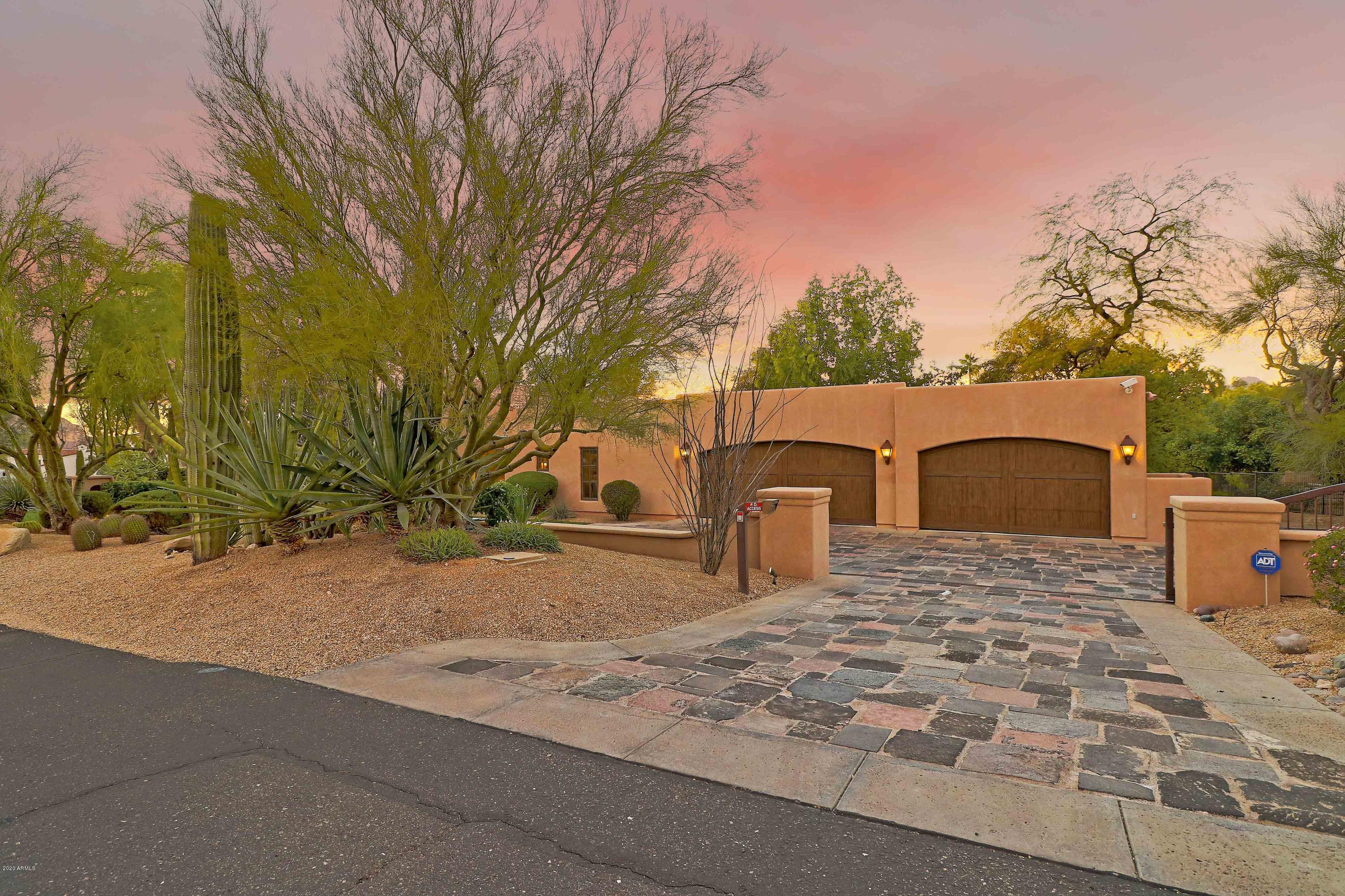 PARADISE HILLS - Residential