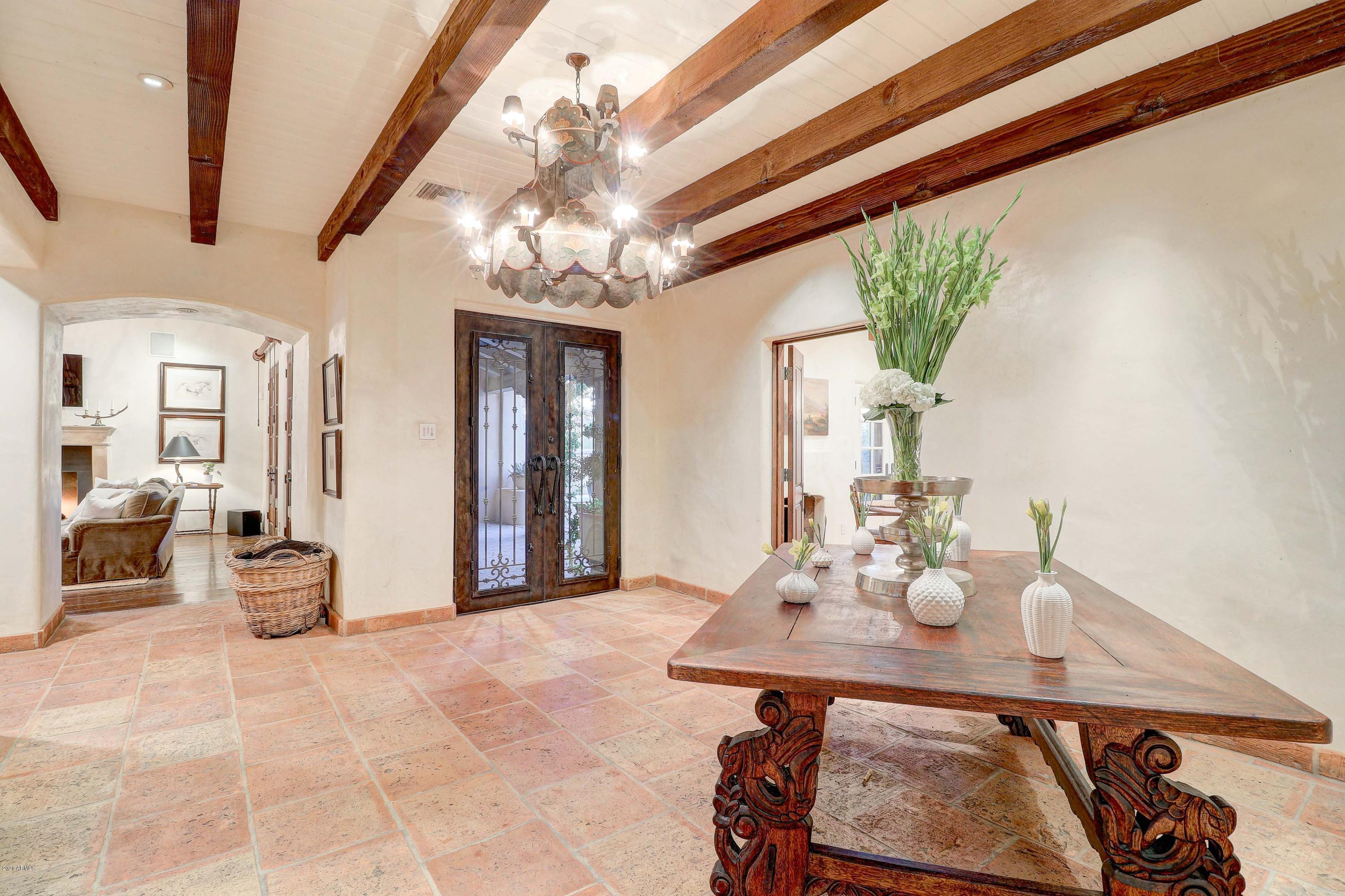 PARADISE HILLS - Residential