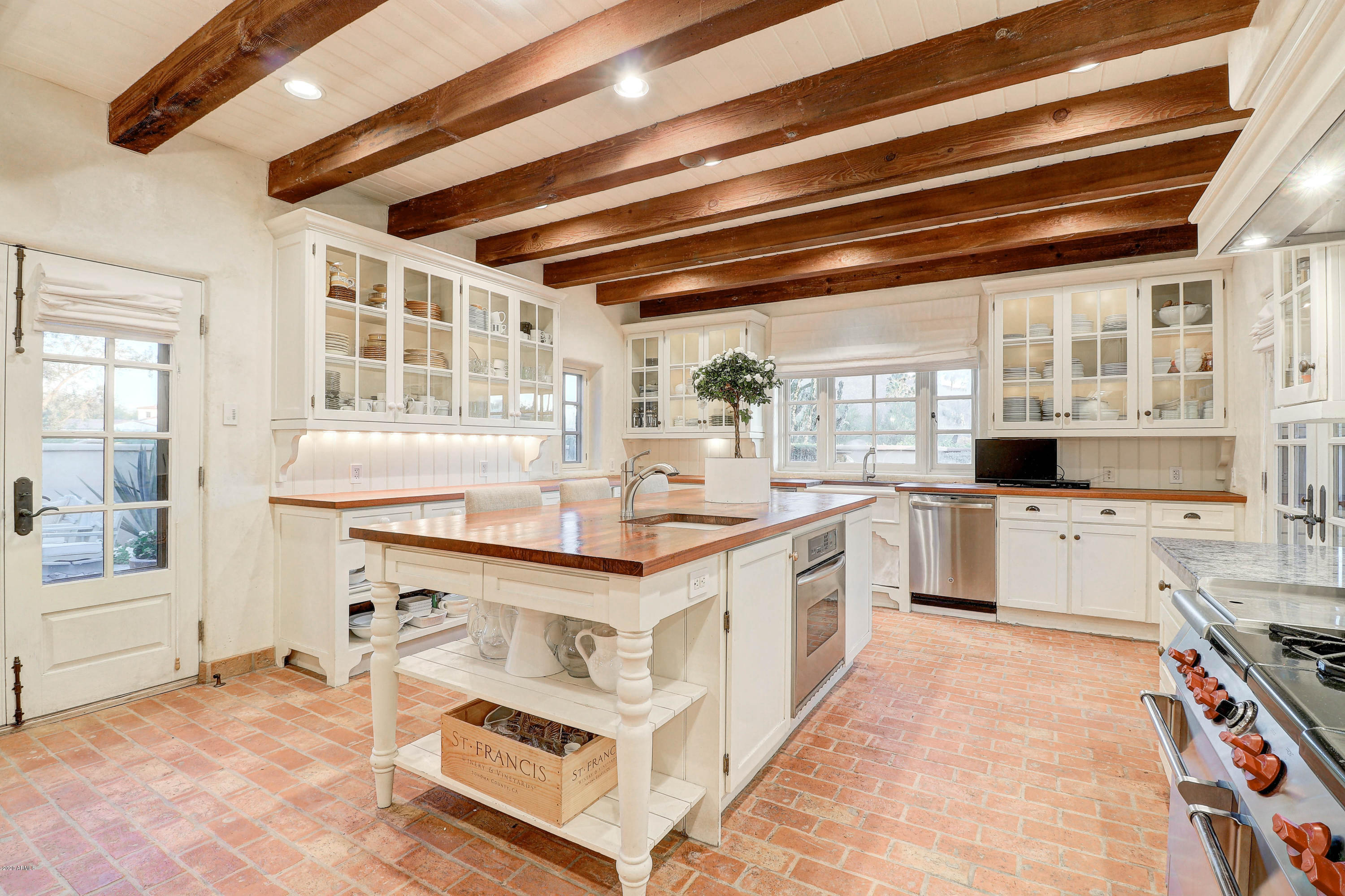PARADISE HILLS - Residential