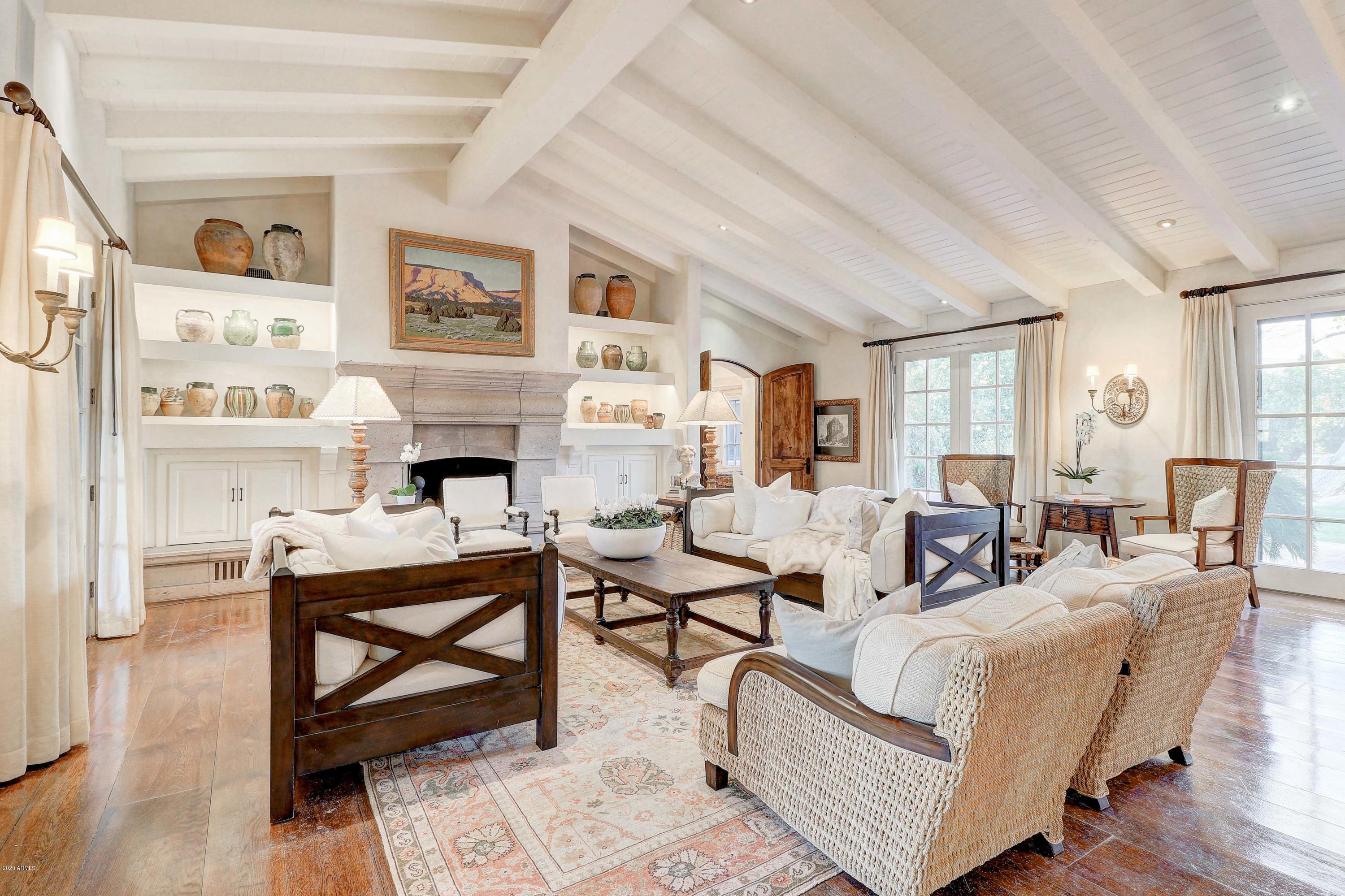 PARADISE HILLS - Residential