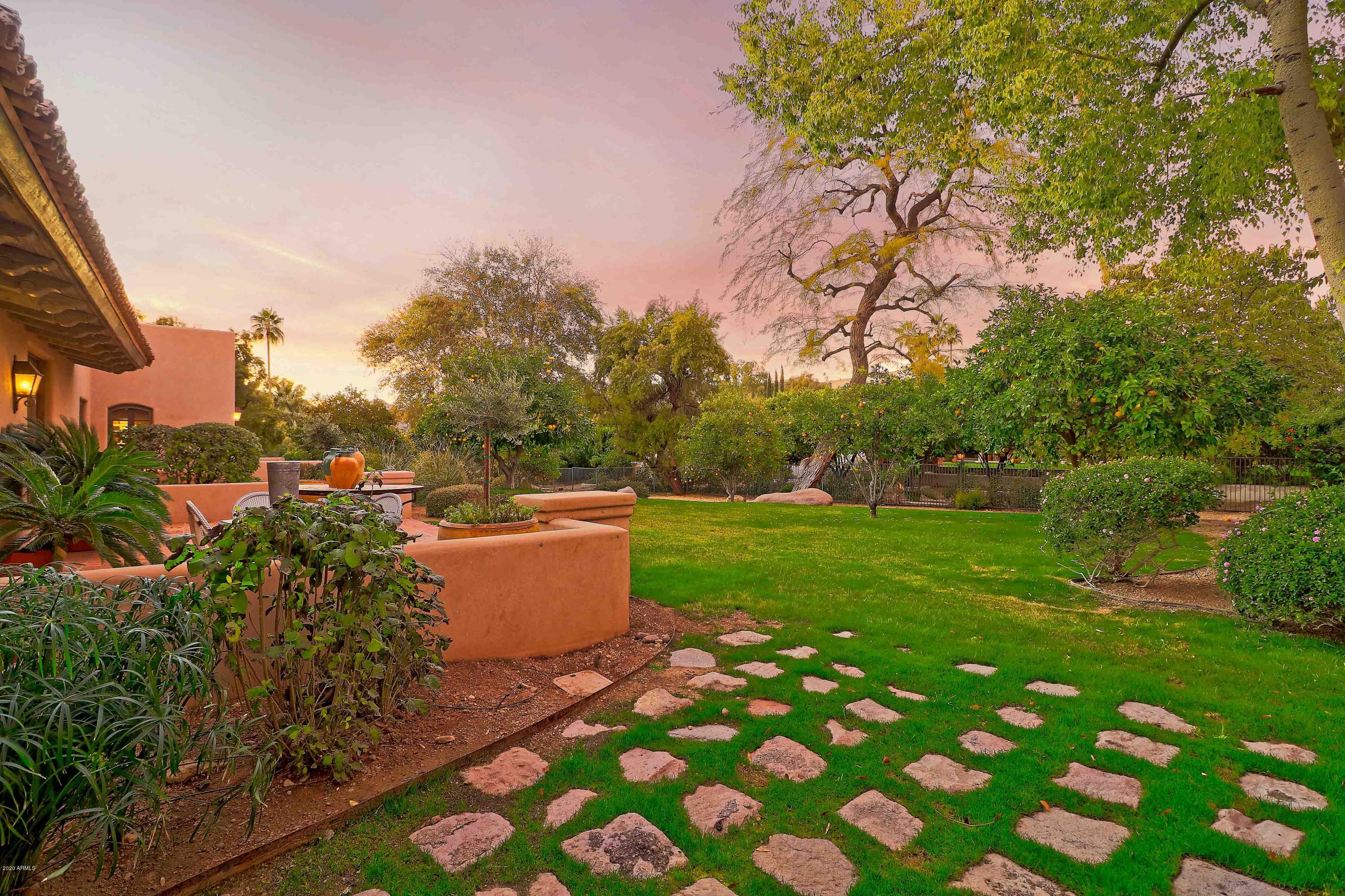 PARADISE HILLS - Residential