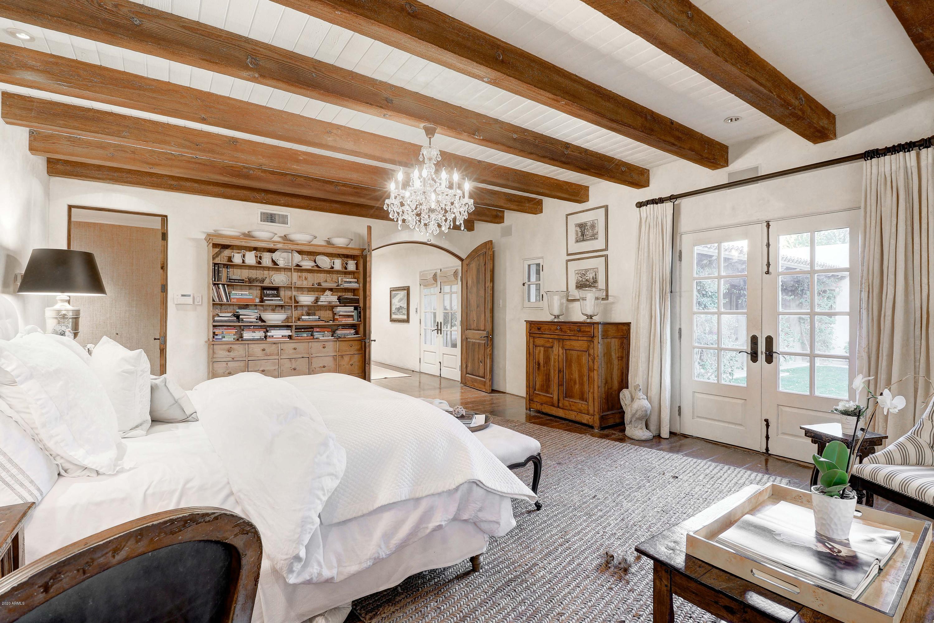 PARADISE HILLS - Residential