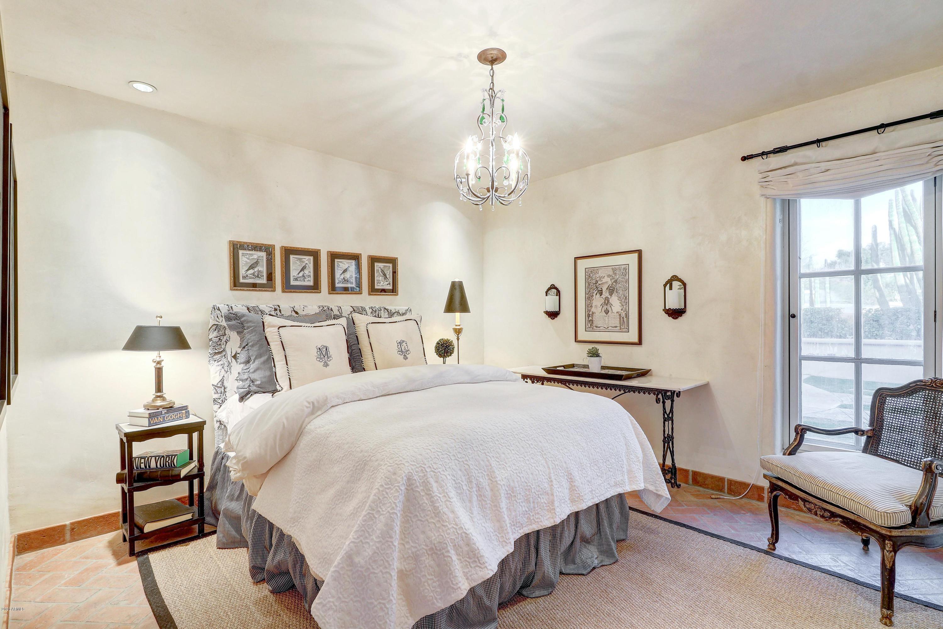 PARADISE HILLS - Residential