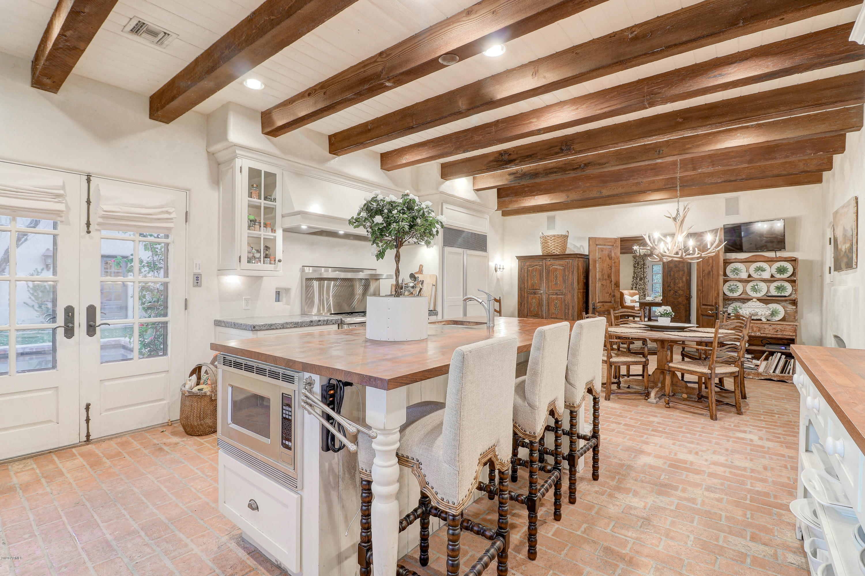 PARADISE HILLS - Residential