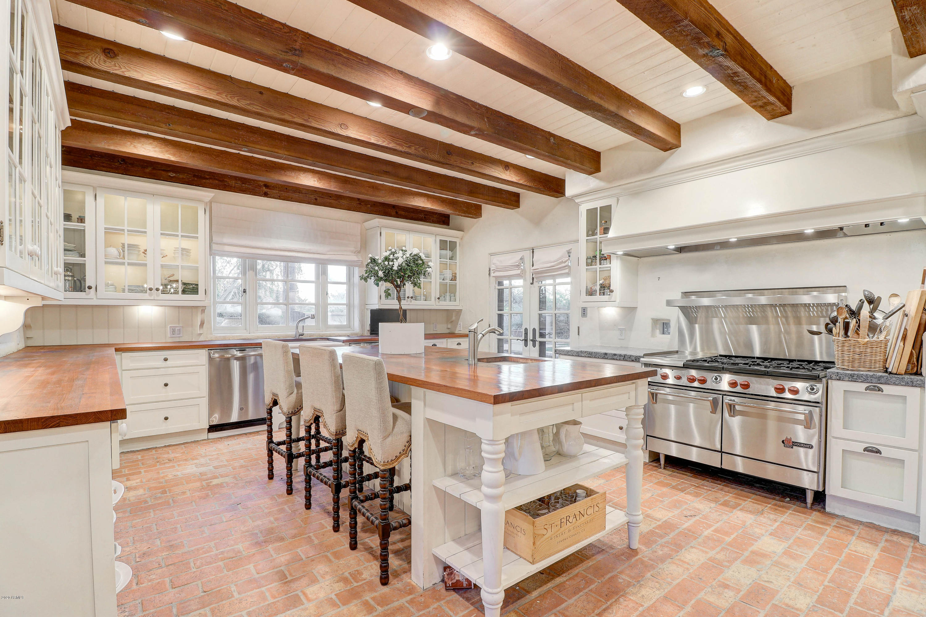 PARADISE HILLS - Residential