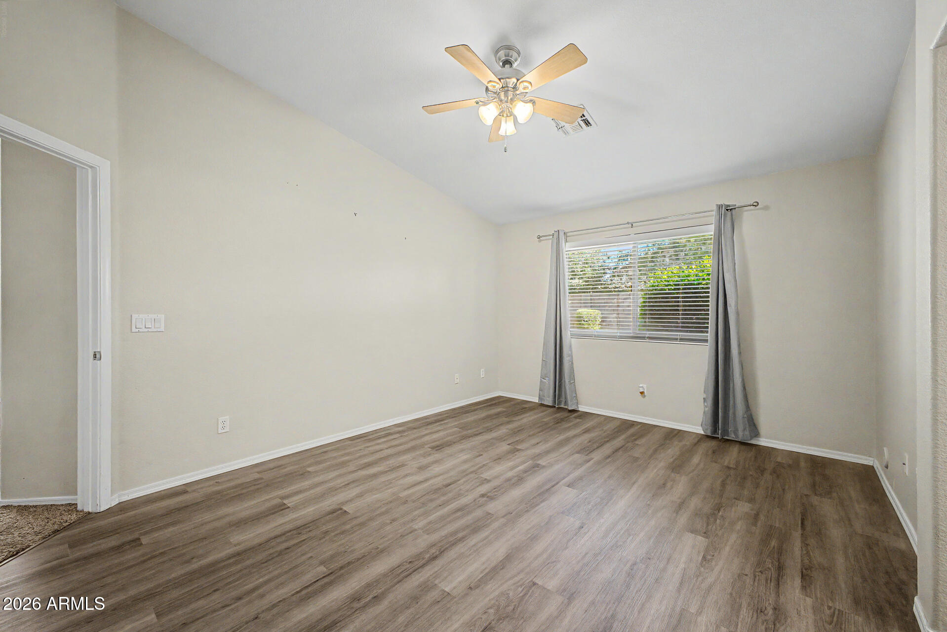 LAS BRISAS POINTE - Residential