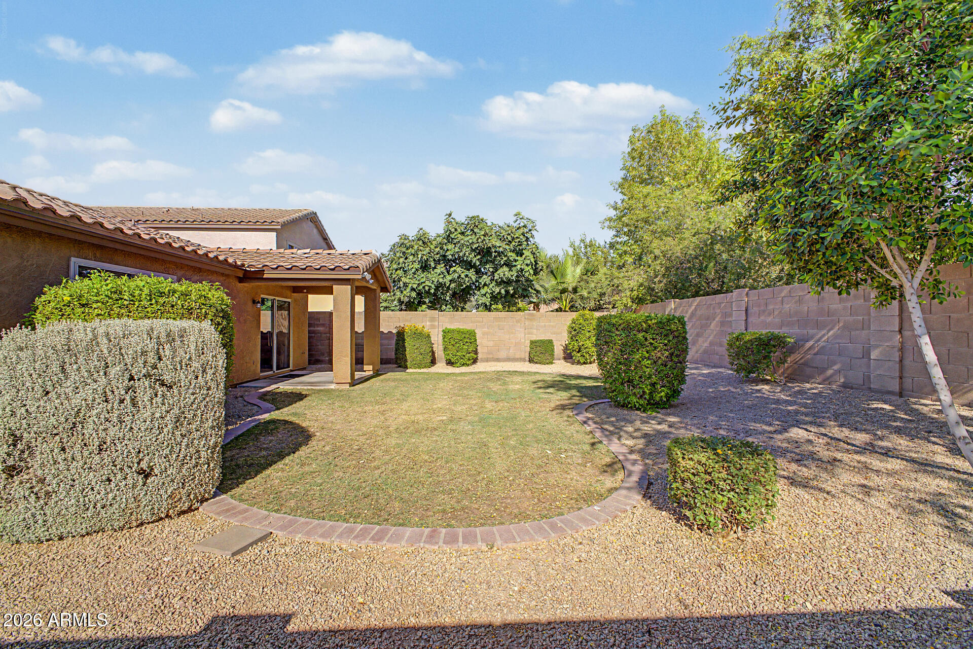 LAS BRISAS POINTE - Residential
