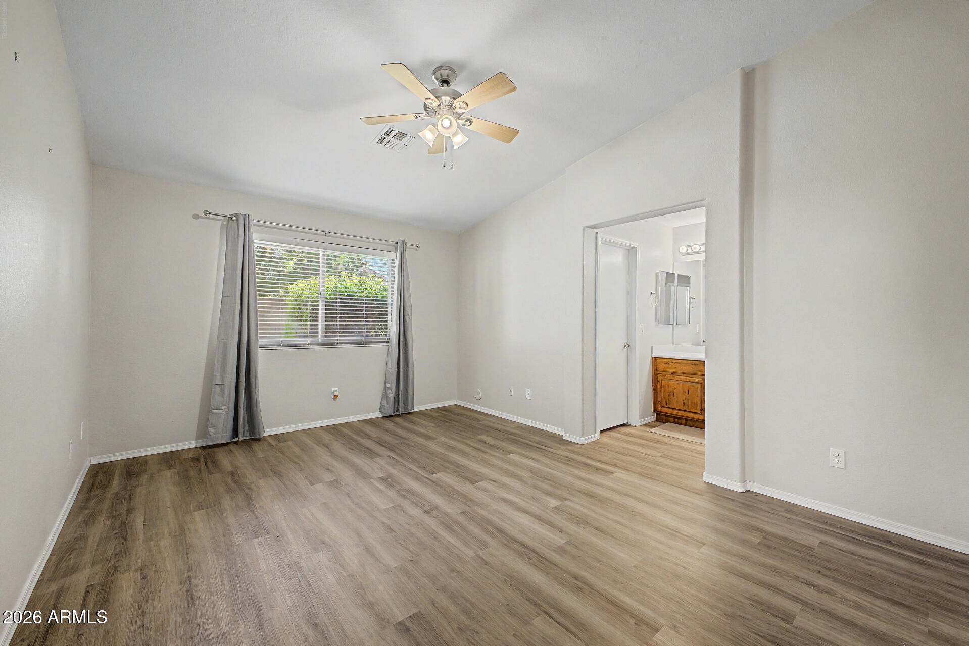 LAS BRISAS POINTE - Residential