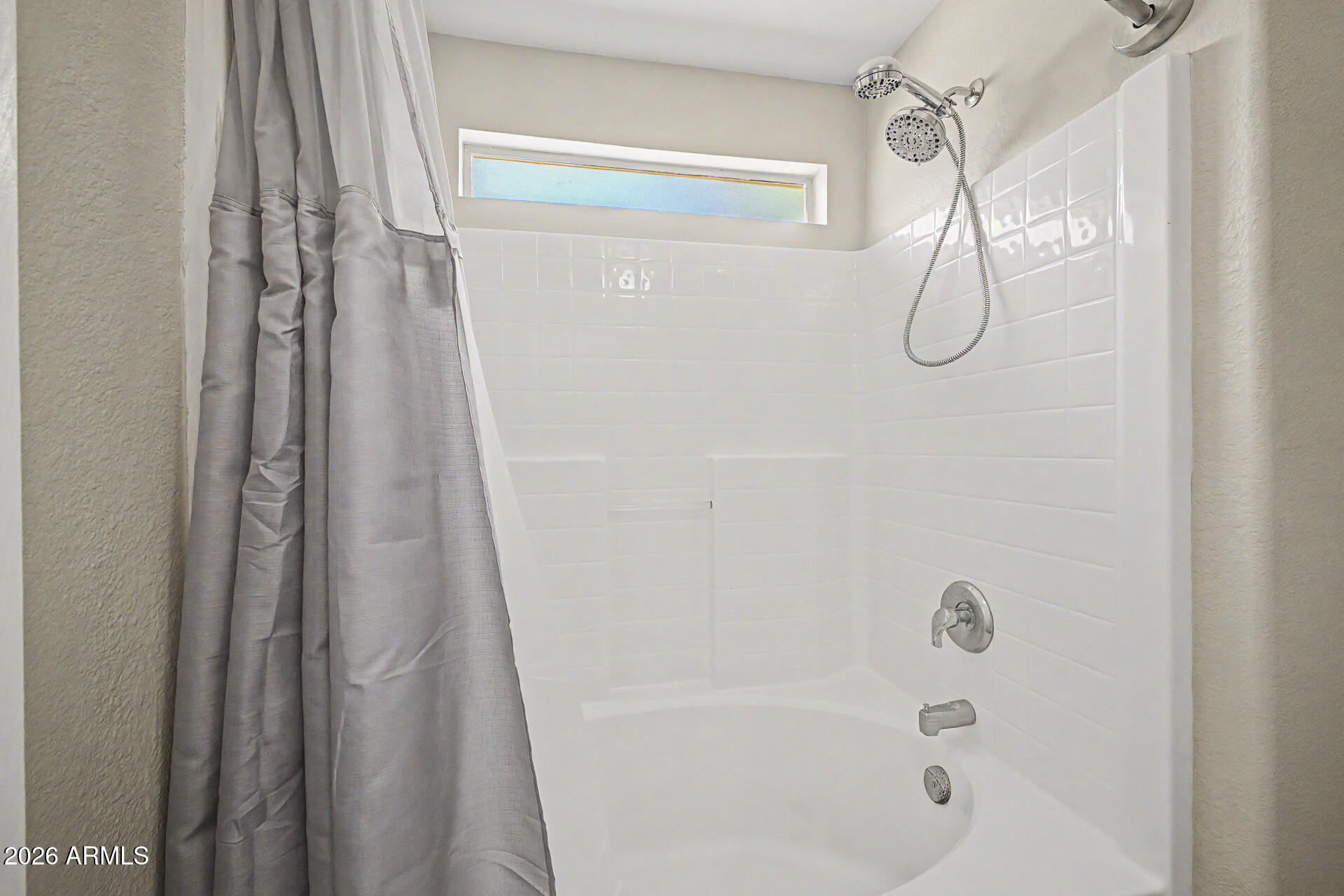 LAS BRISAS POINTE - Residential