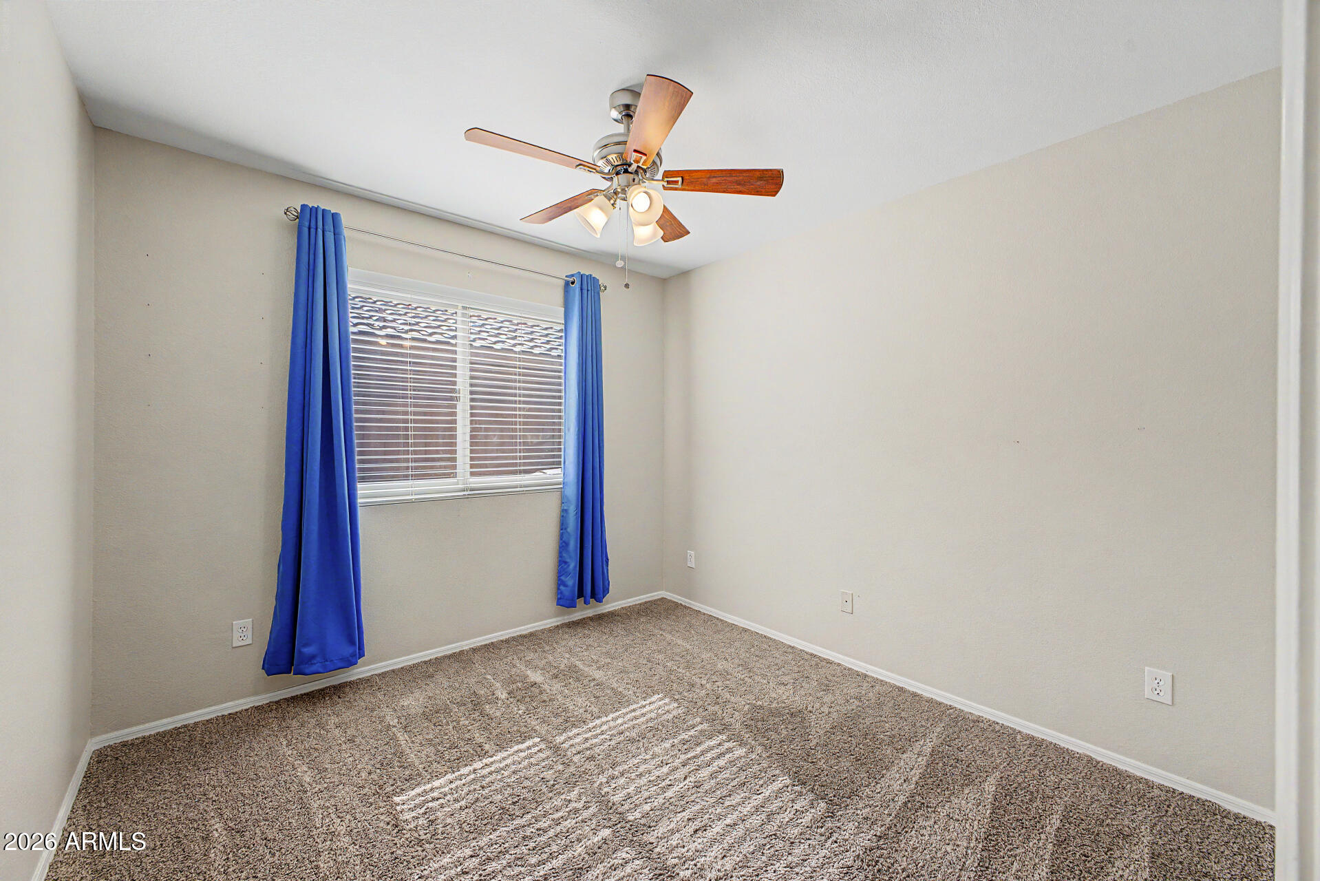 LAS BRISAS POINTE - Residential