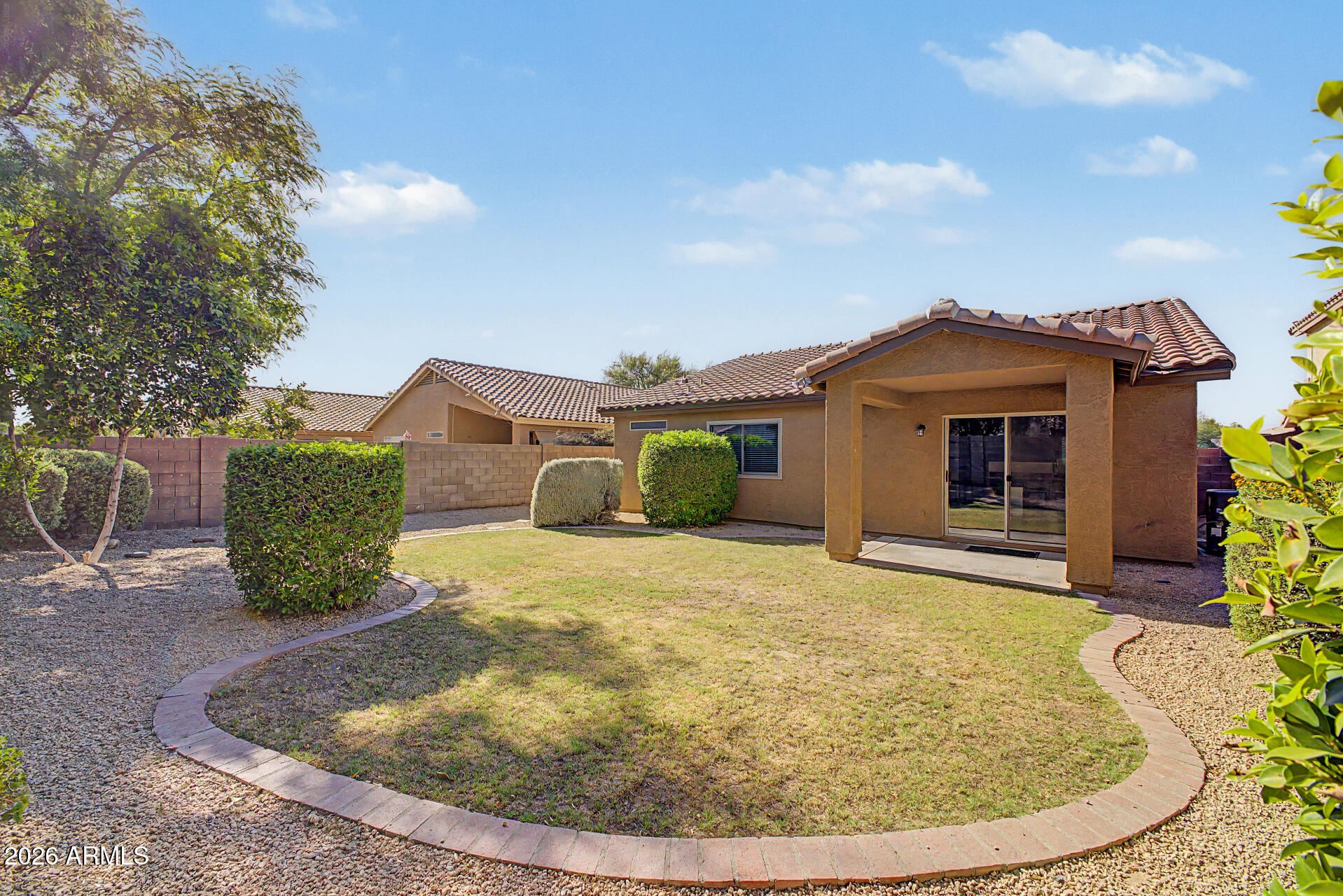 LAS BRISAS POINTE - Residential