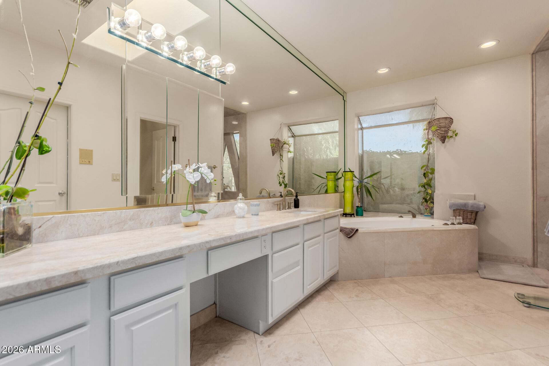 CAMELBACK FARMS - Residential