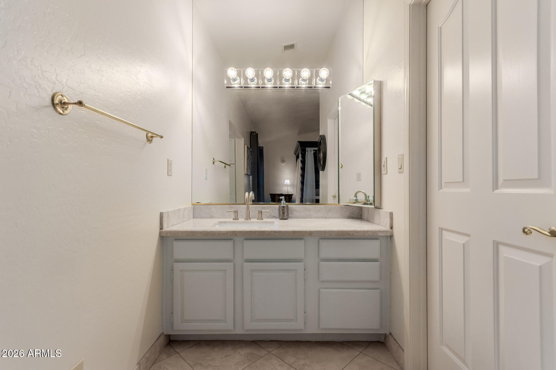 CAMELBACK FARMS - Residential