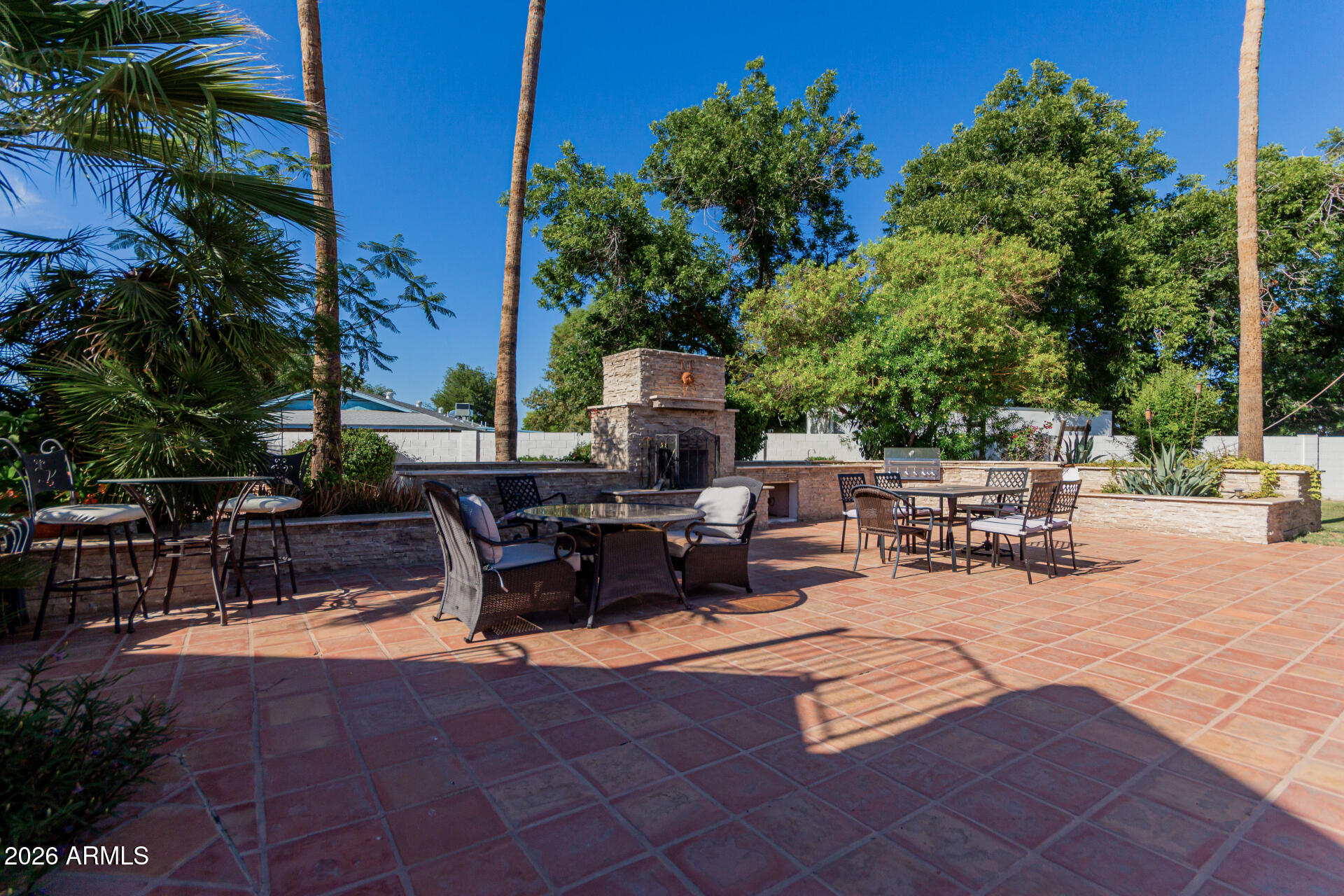CAMELBACK FARMS - Residential