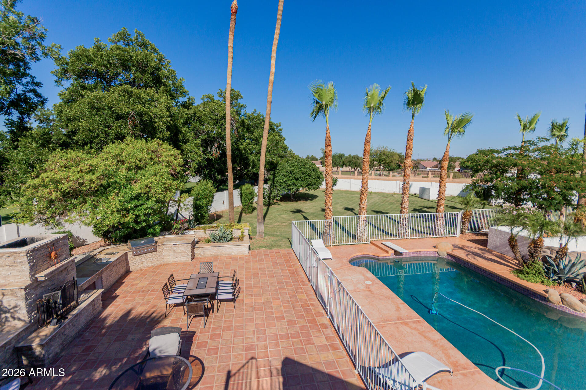 CAMELBACK FARMS - Residential