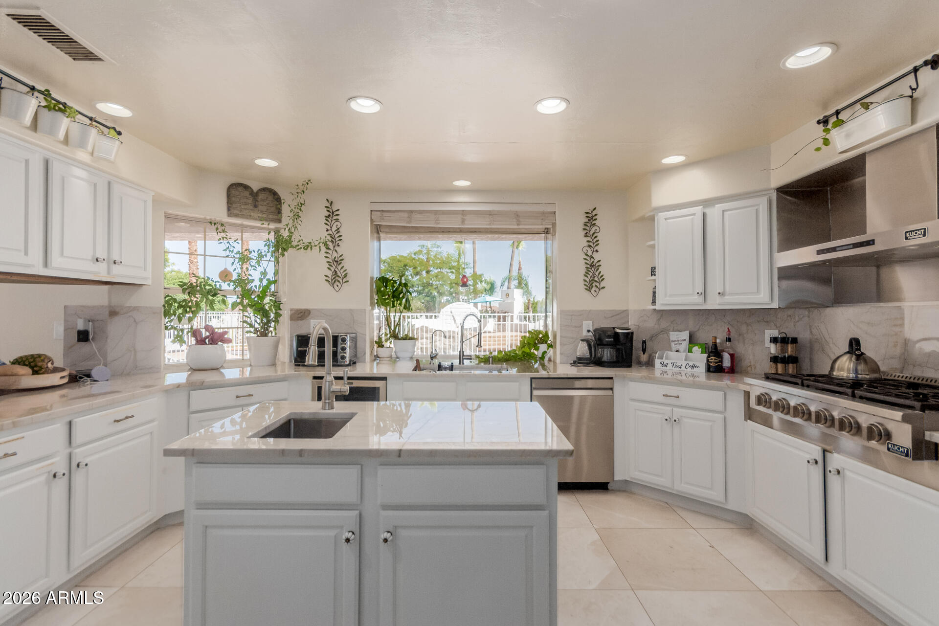 CAMELBACK FARMS - Residential