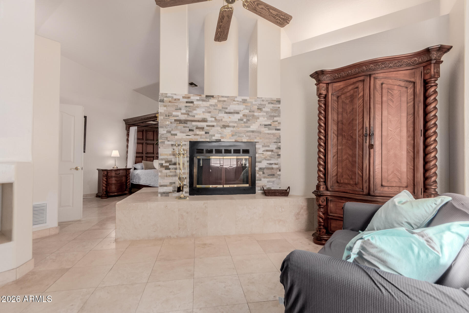 CAMELBACK FARMS - Residential