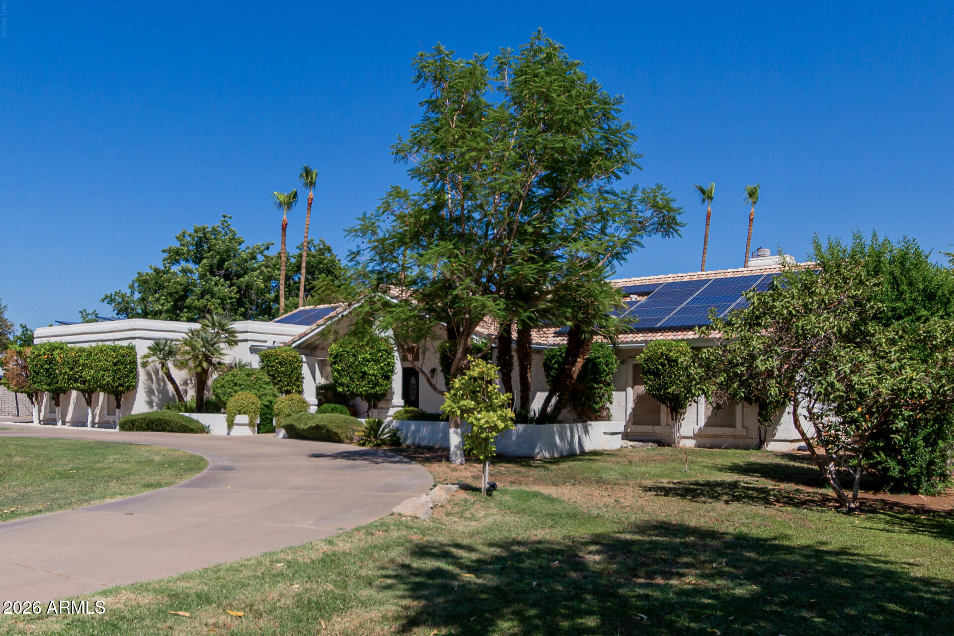 CAMELBACK FARMS - Residential
