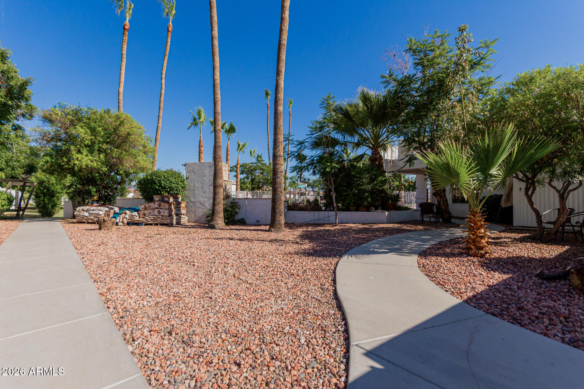 CAMELBACK FARMS - Residential