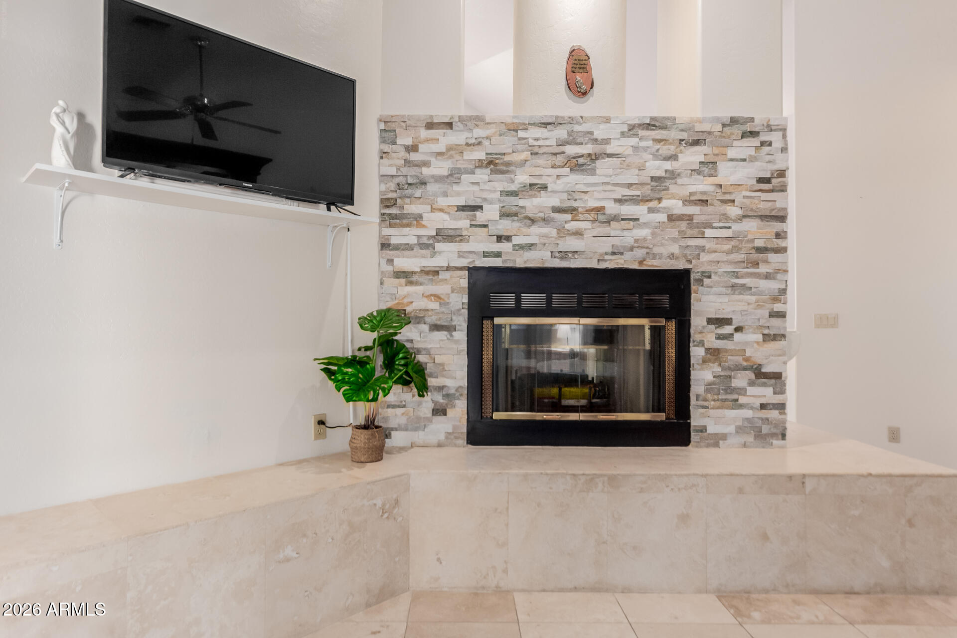 CAMELBACK FARMS - Residential