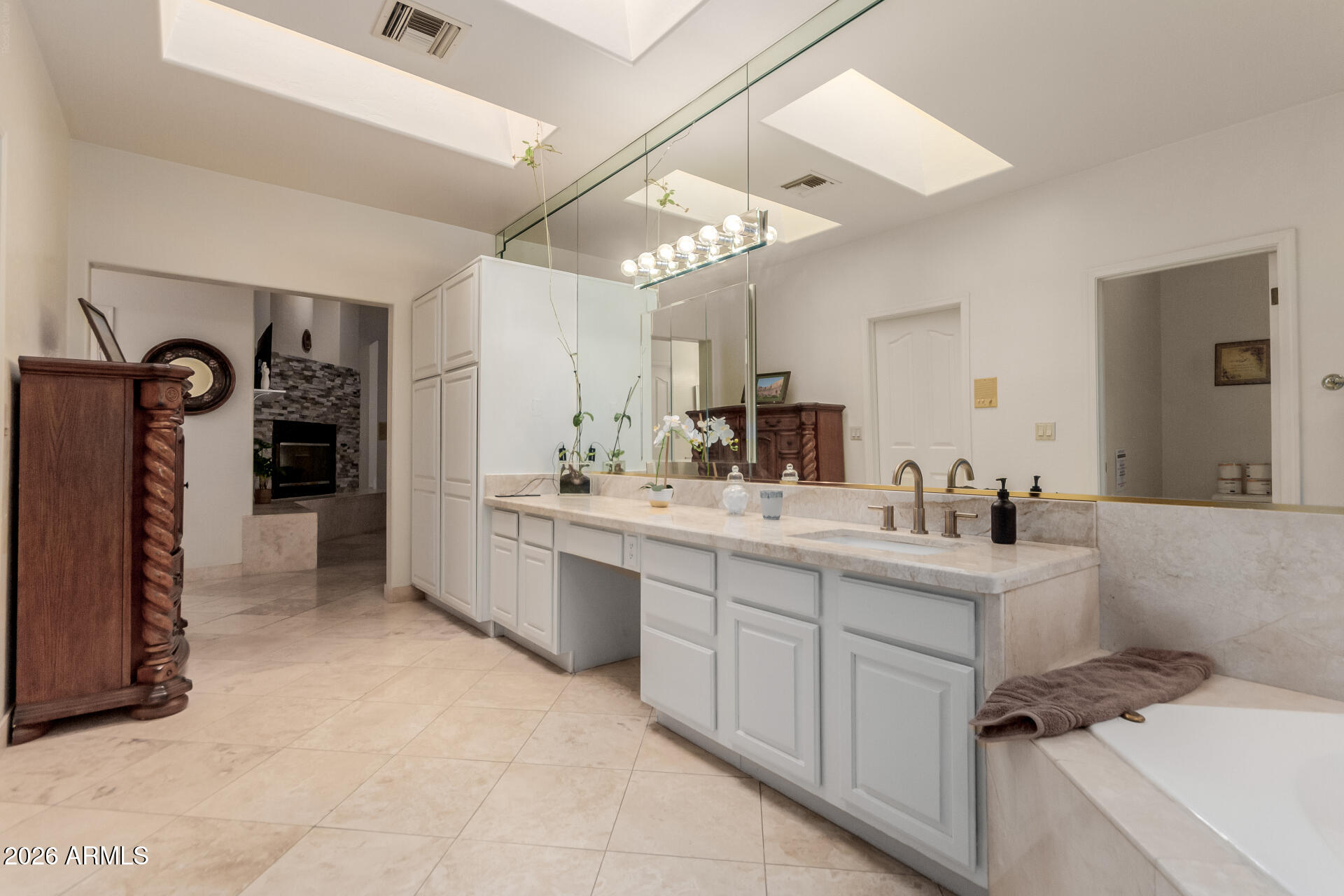 CAMELBACK FARMS - Residential