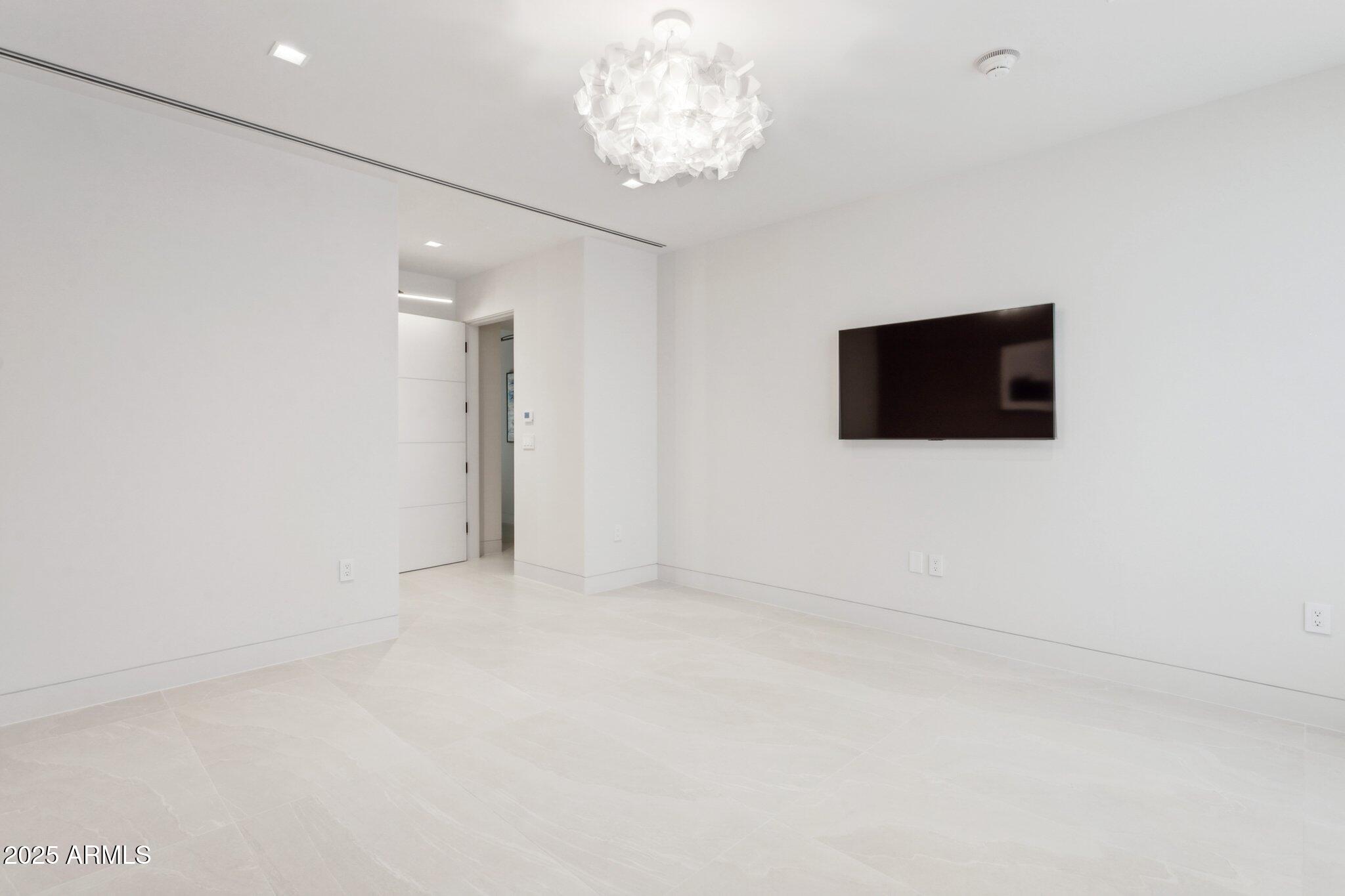 7000 EAST LINCOLN VILLAS CONDOMINIUM 1 - Residential