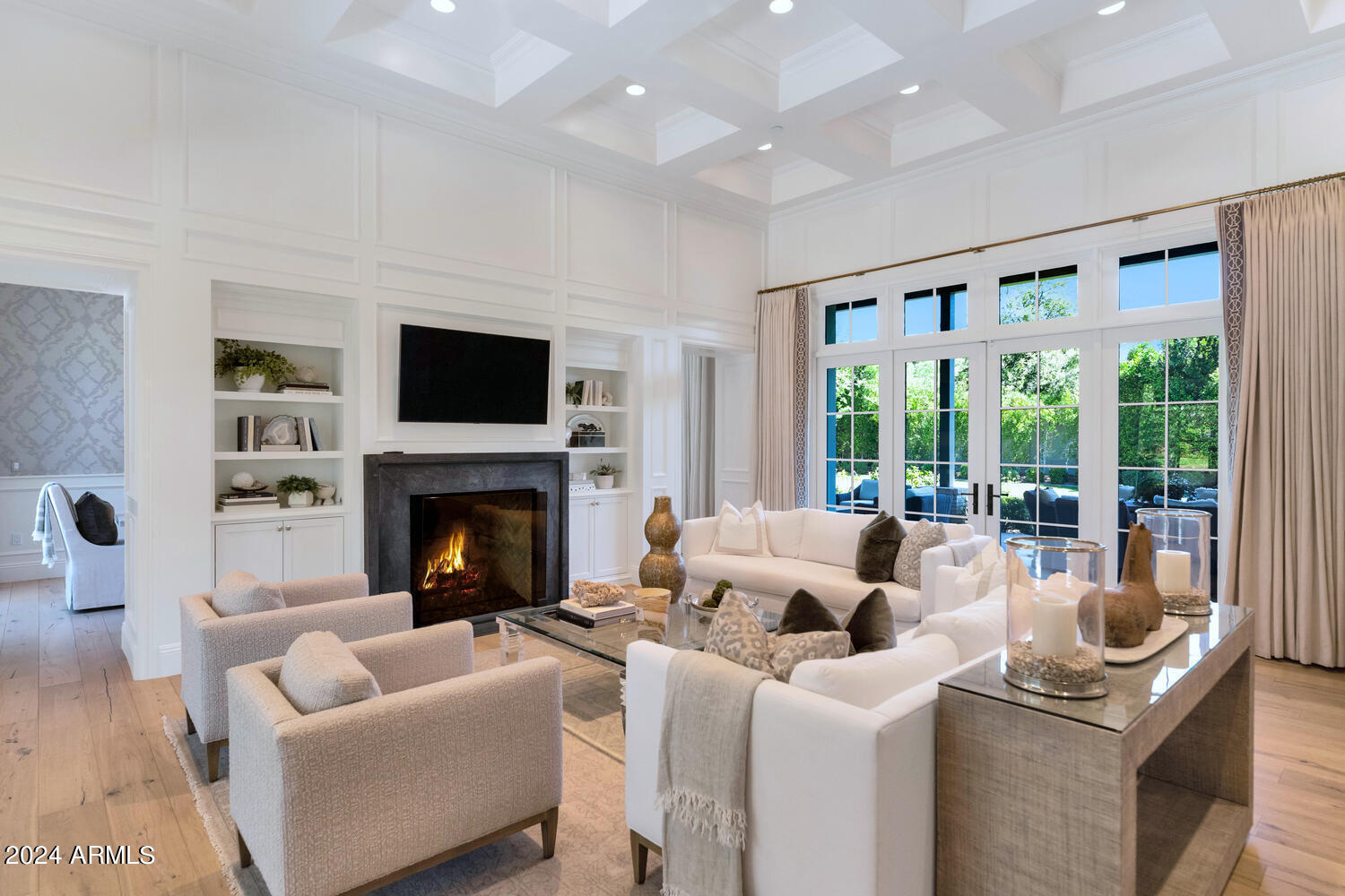 ROYAL PALM CIRCLE - Residential