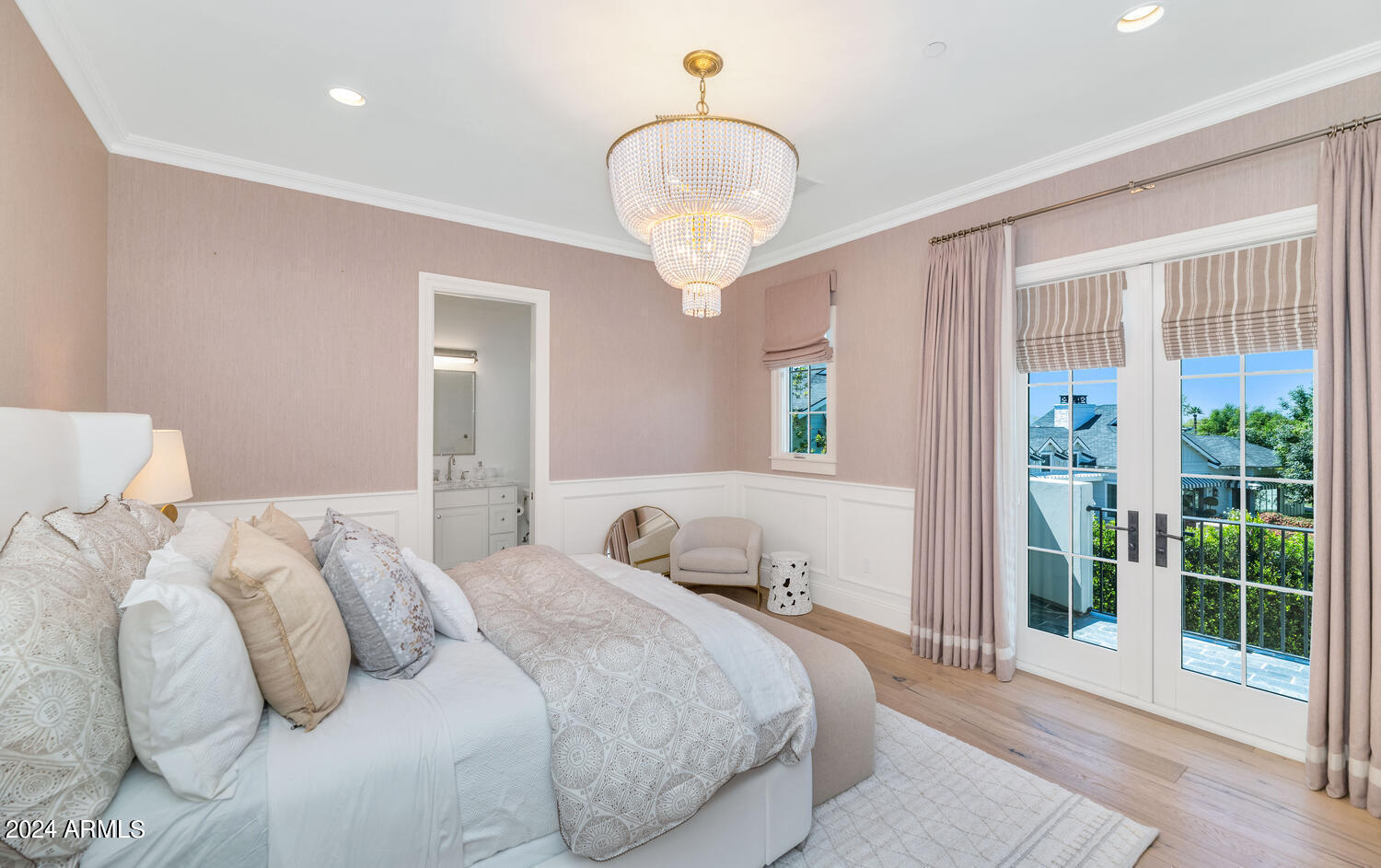 ROYAL PALM CIRCLE - Residential