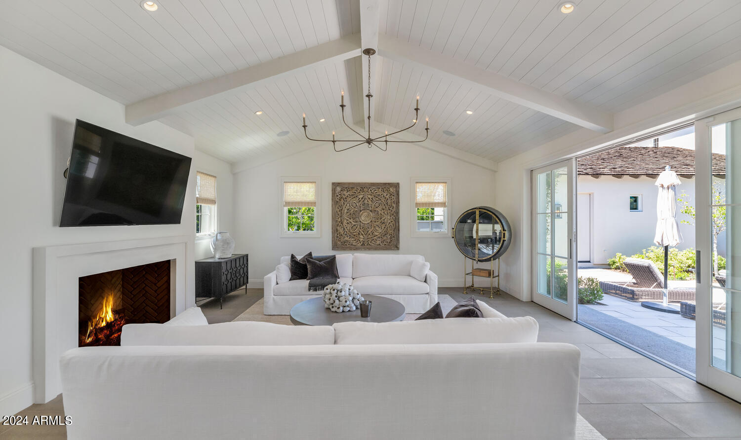 ROYAL PALM CIRCLE - Residential