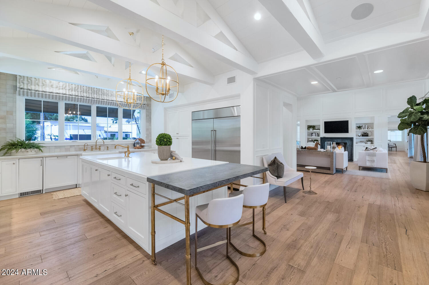 ROYAL PALM CIRCLE - Residential