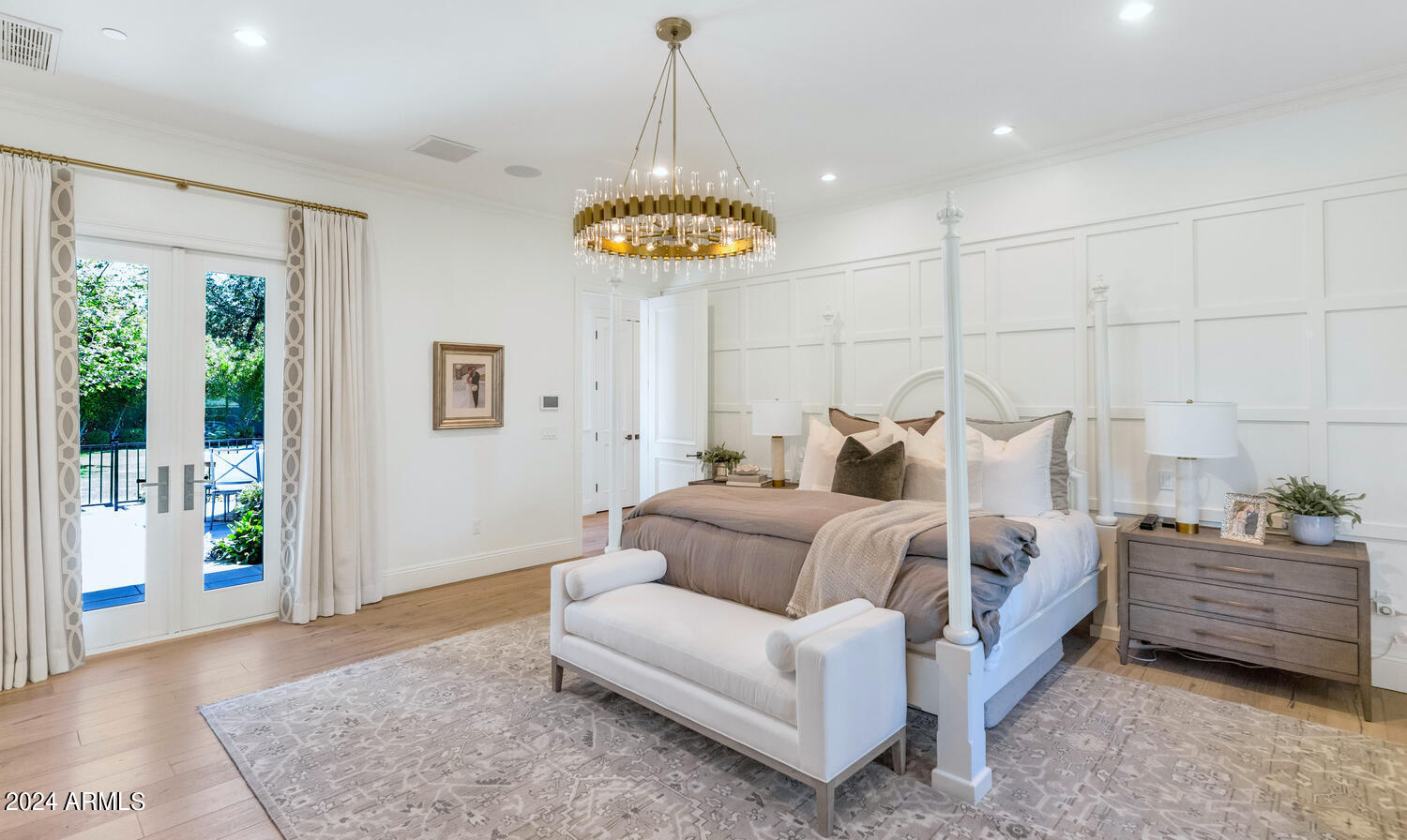 ROYAL PALM CIRCLE - Residential