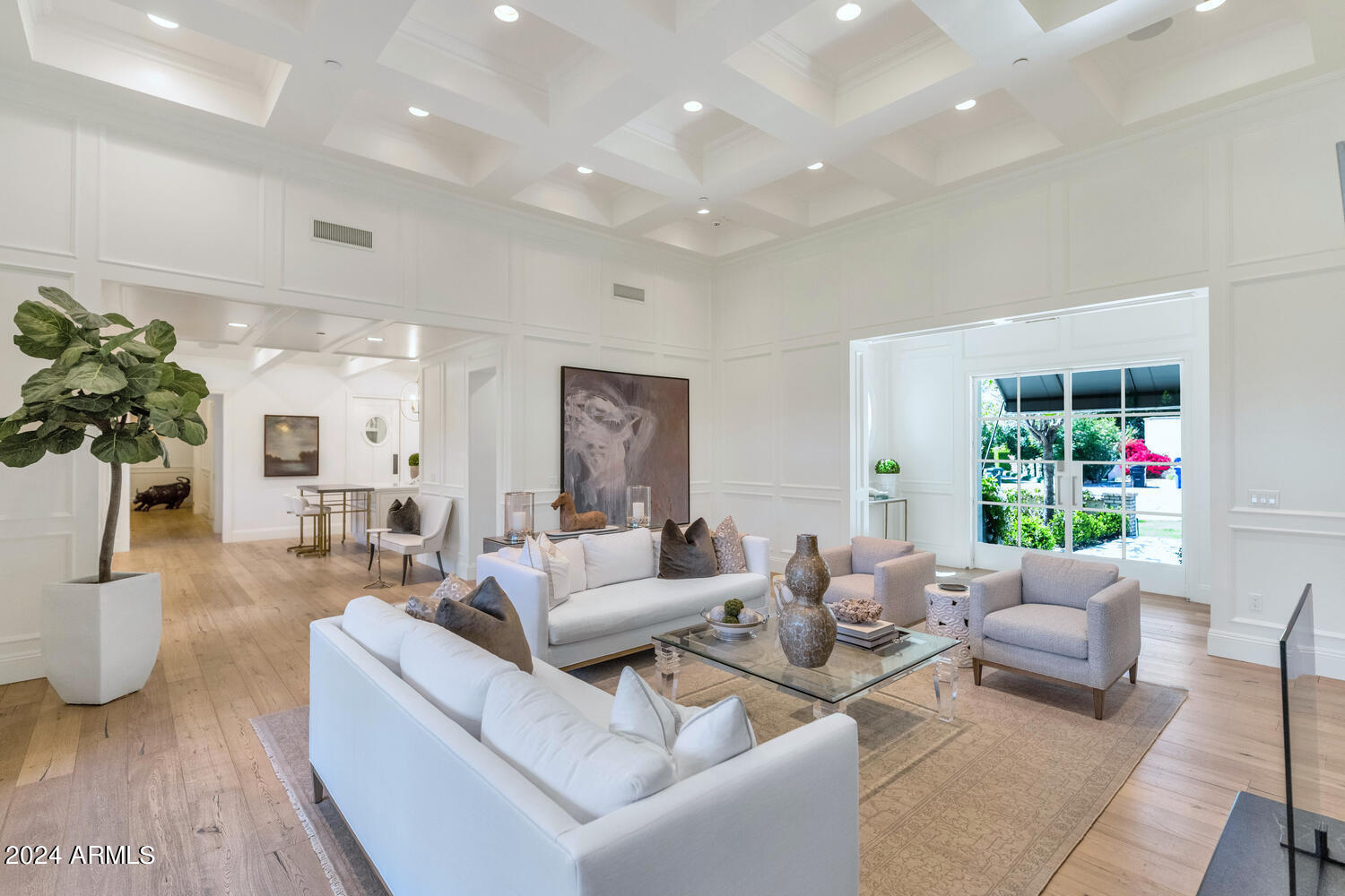 ROYAL PALM CIRCLE - Residential
