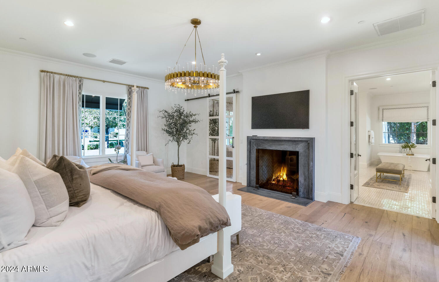 ROYAL PALM CIRCLE - Residential