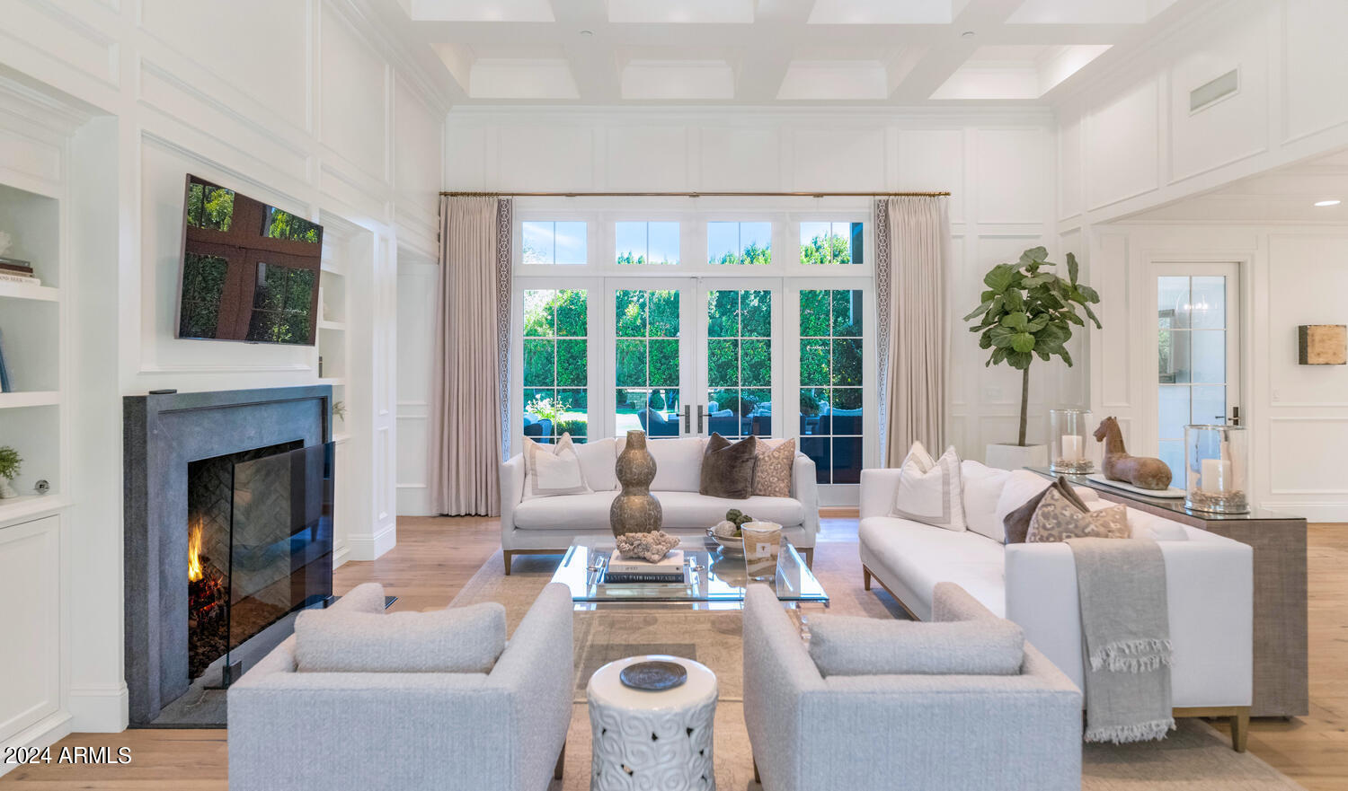 ROYAL PALM CIRCLE - Residential
