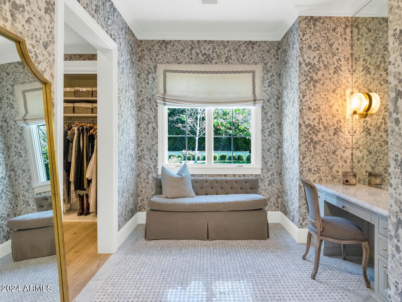 ROYAL PALM CIRCLE - Residential