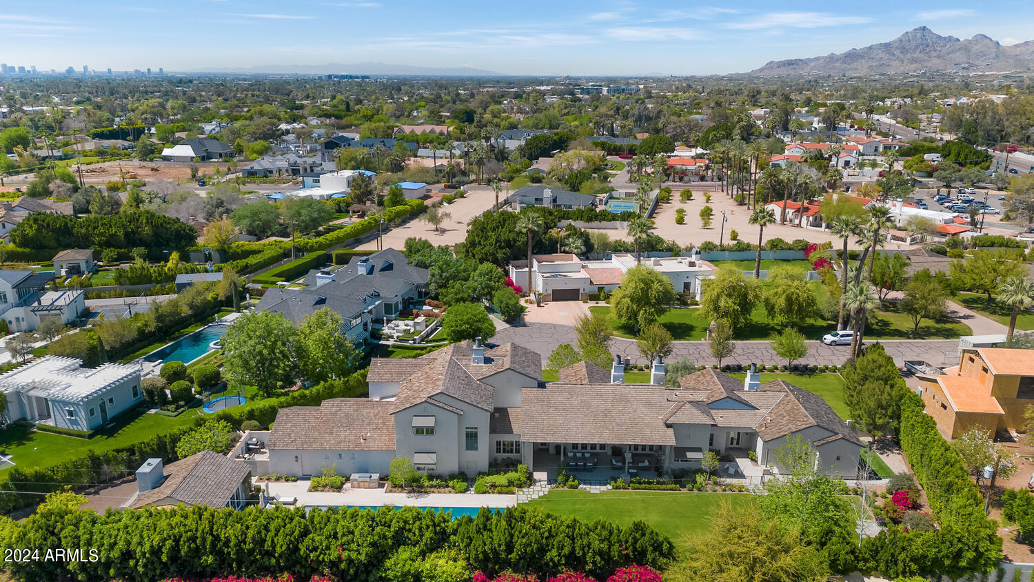 ROYAL PALM CIRCLE - Residential