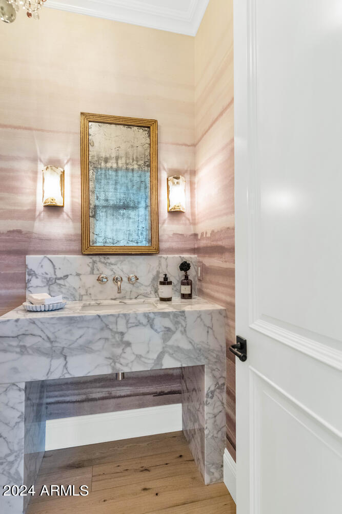 ROYAL PALM CIRCLE - Residential