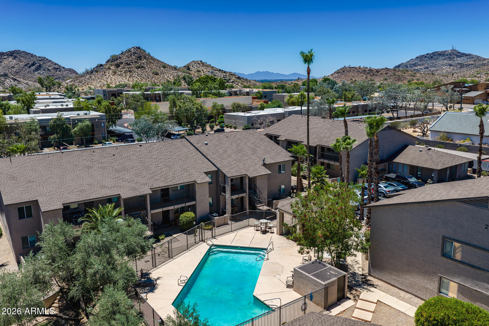 SHAMROCK GLEN CONDOMINIUM 1ST AMD - Residential