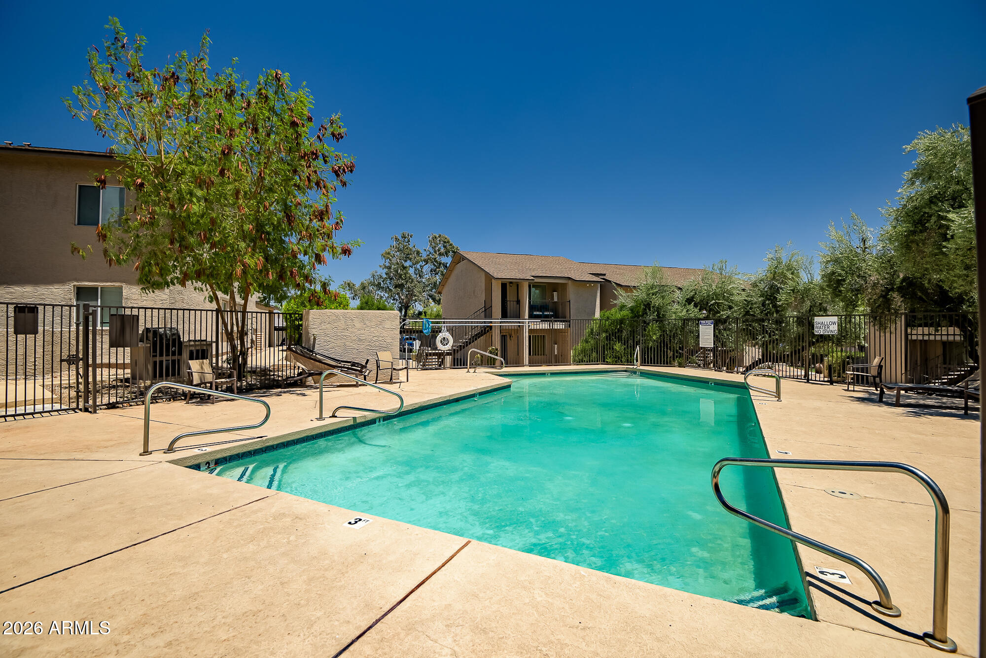 SHAMROCK GLEN CONDOMINIUM 1ST AMD - Residential