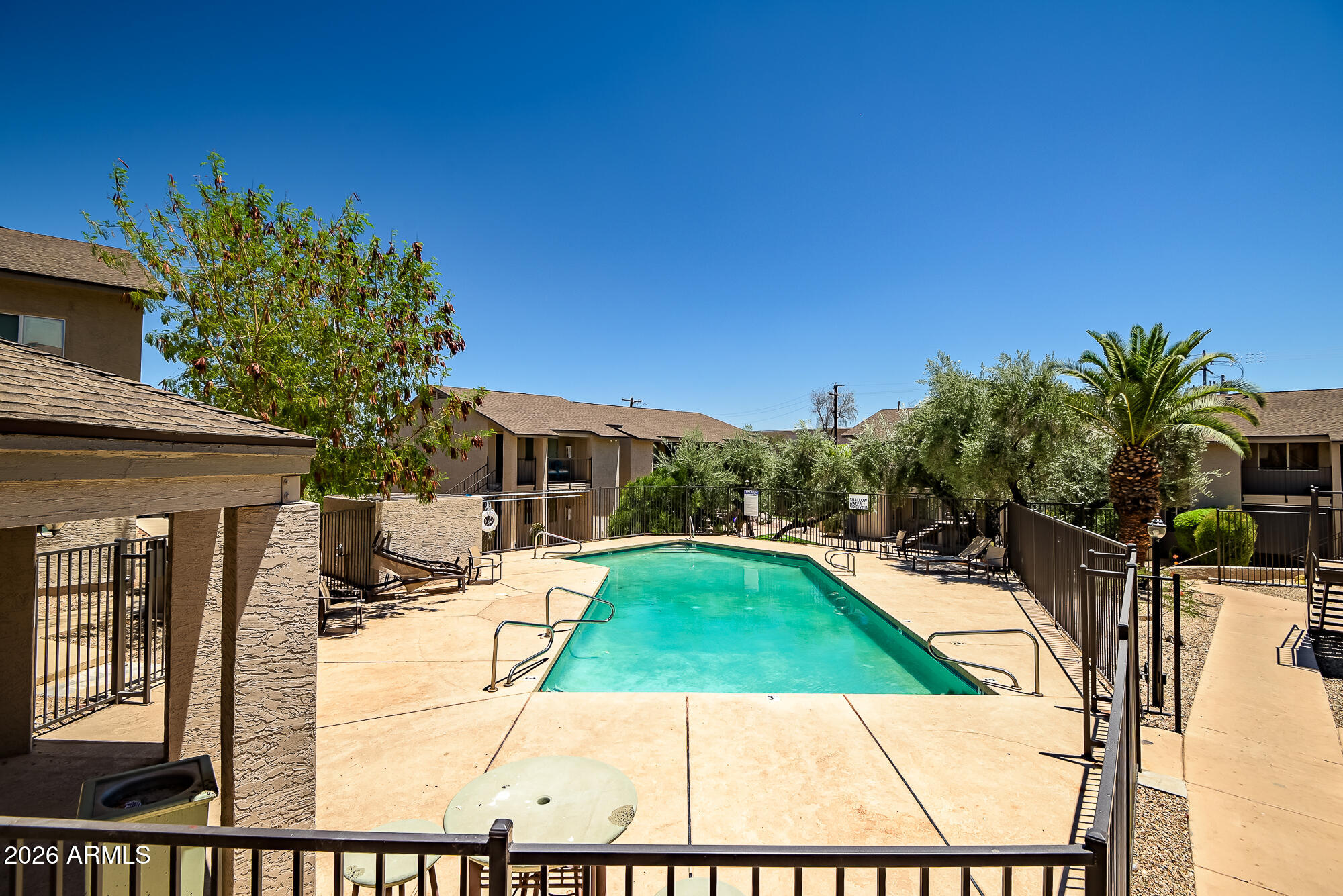 SHAMROCK GLEN CONDOMINIUM 1ST AMD - Residential