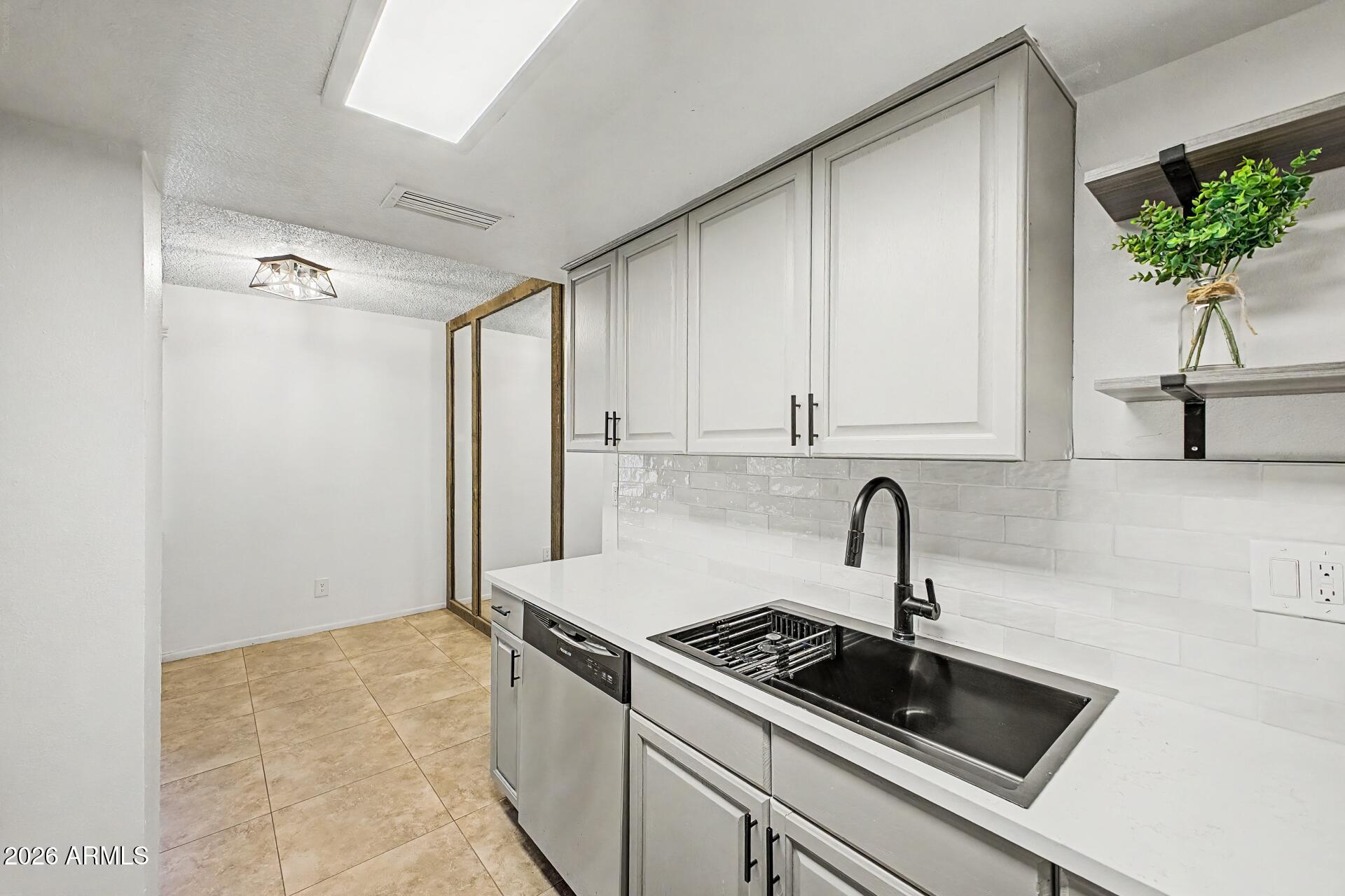 HALLCRAFT VILLAS WEST 8 - Residential